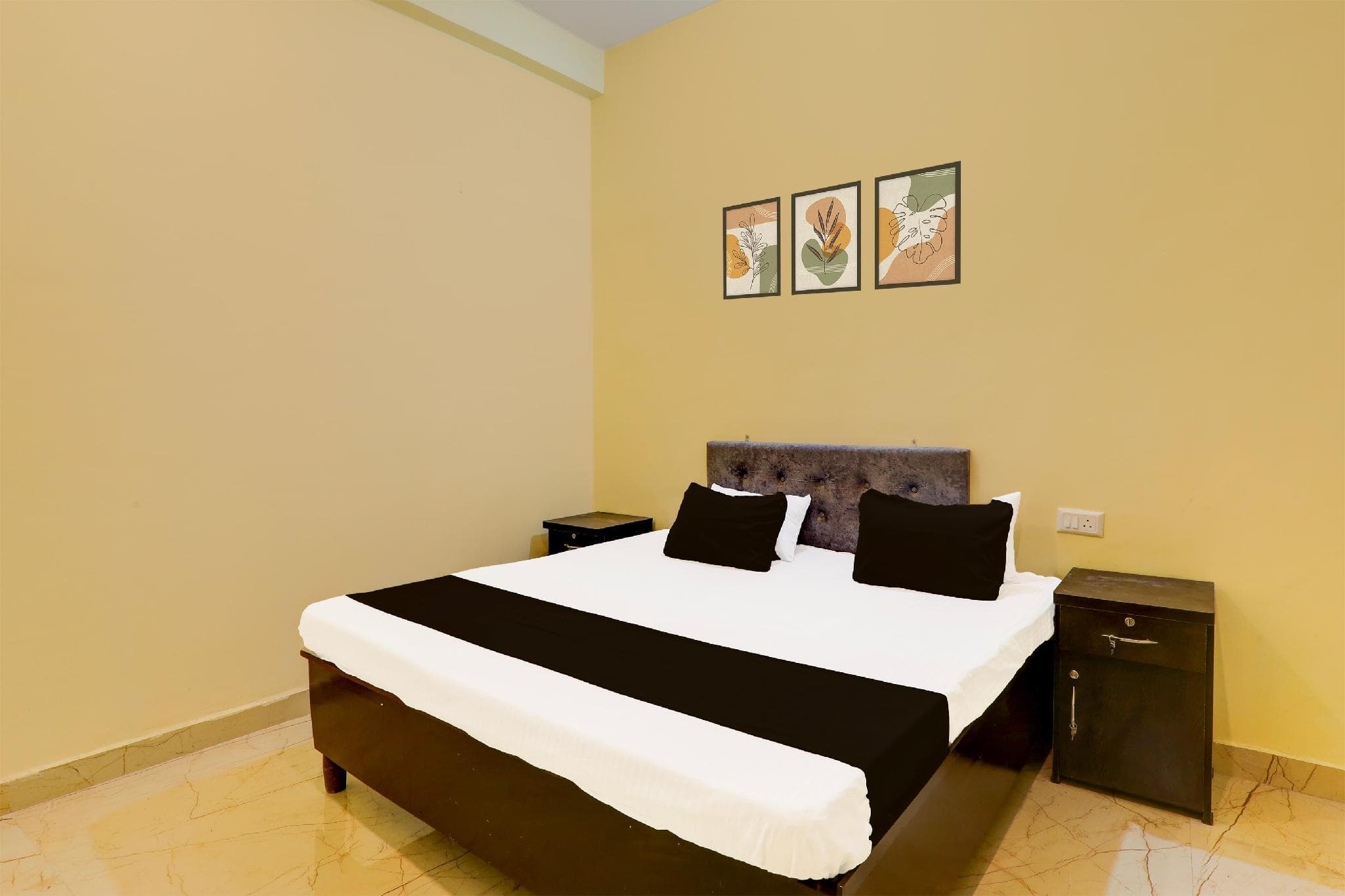 Hotel O PARADOX HOTEL AND RESTAURANT photo 2