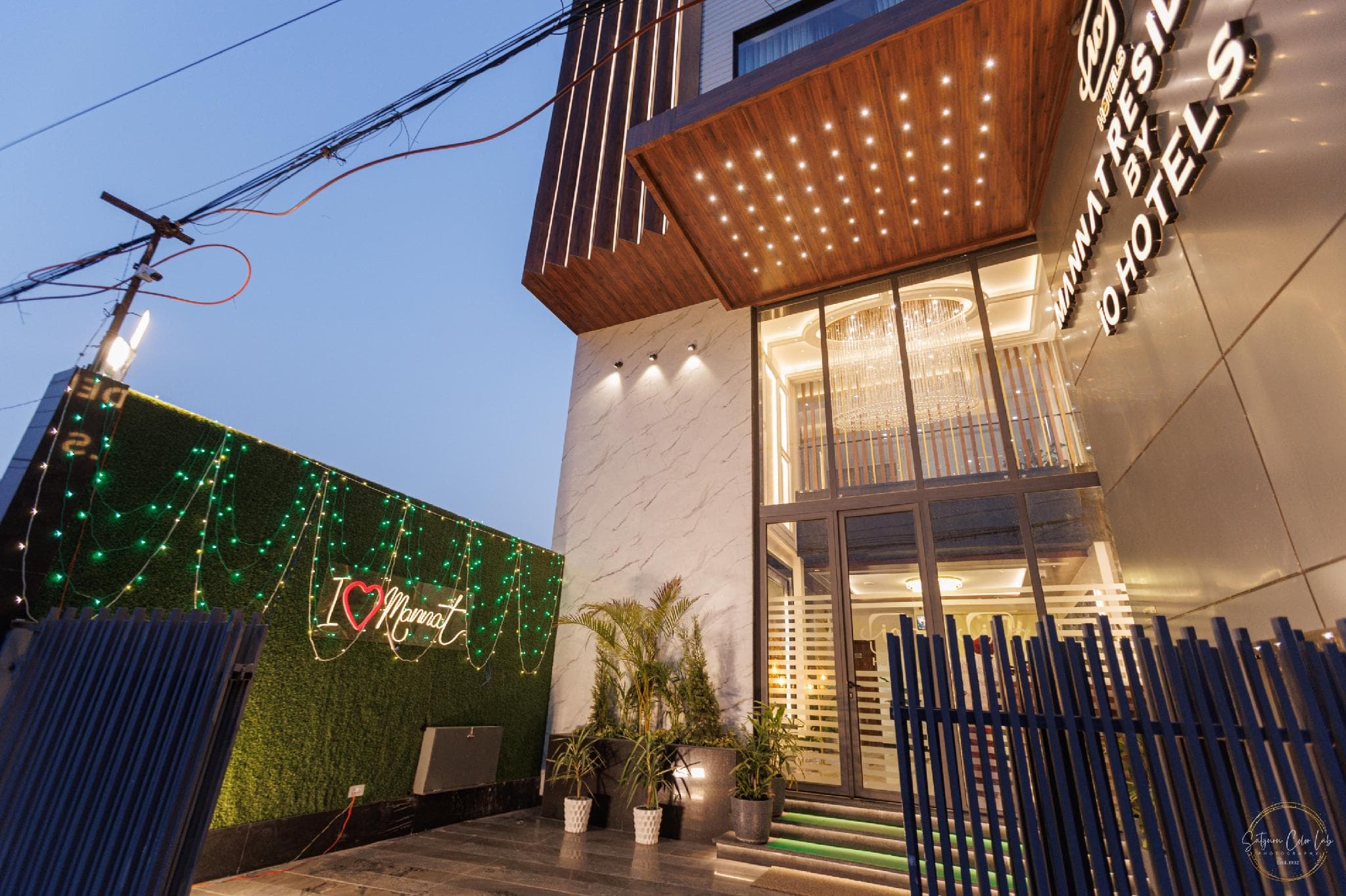 Mannat Residency By iO Hotels