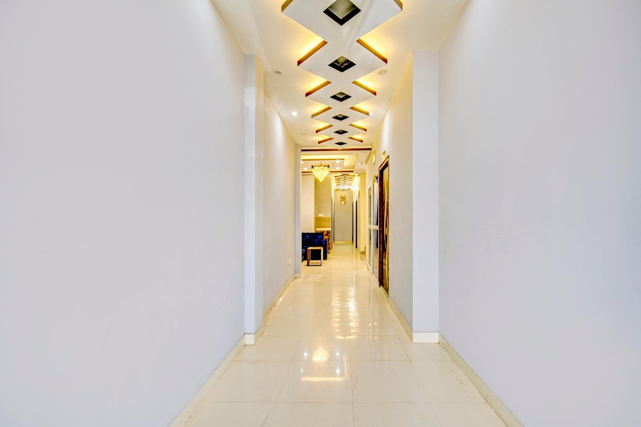 Super Townhouse Anisabad Near Mahavir Sansthan photo 3