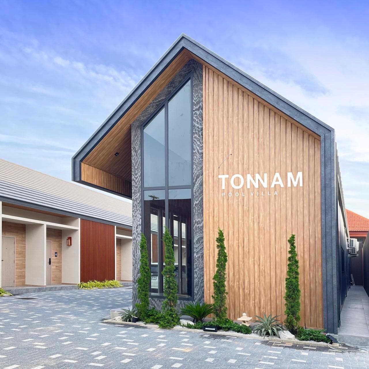 Tonnam pool villa