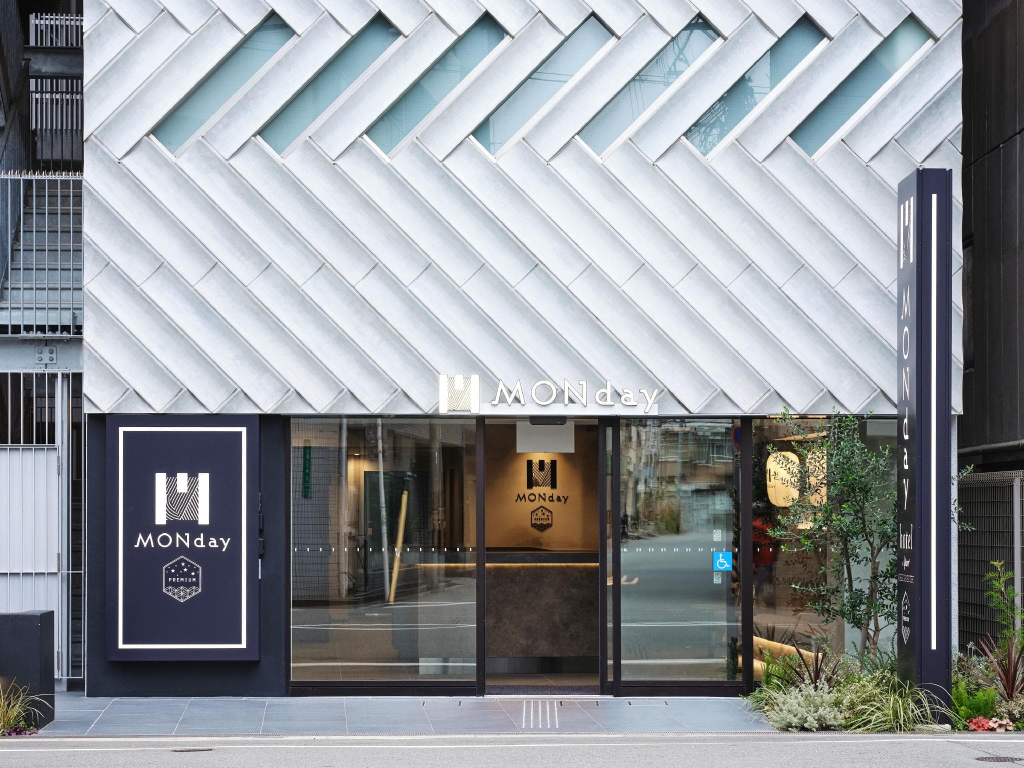 MONday Apart Premium Osaka Namba WEST