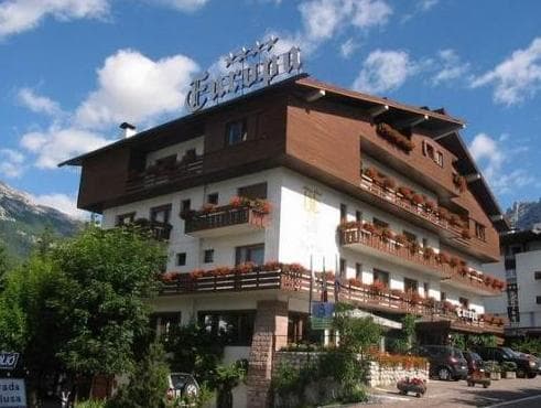 Eight Cortina