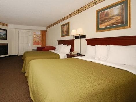 Quality Inn Creekside - Downtown Gatlinburg photo 2