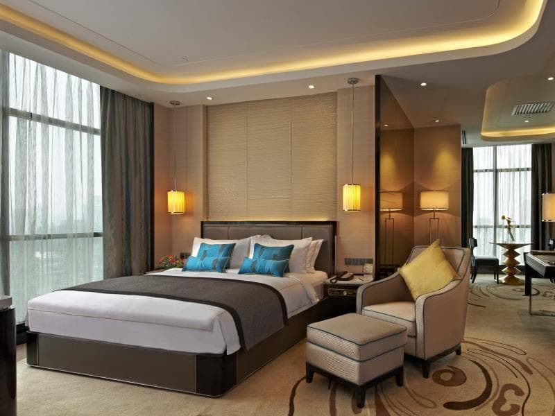 Pacific Regency Hotel Suites photo 4