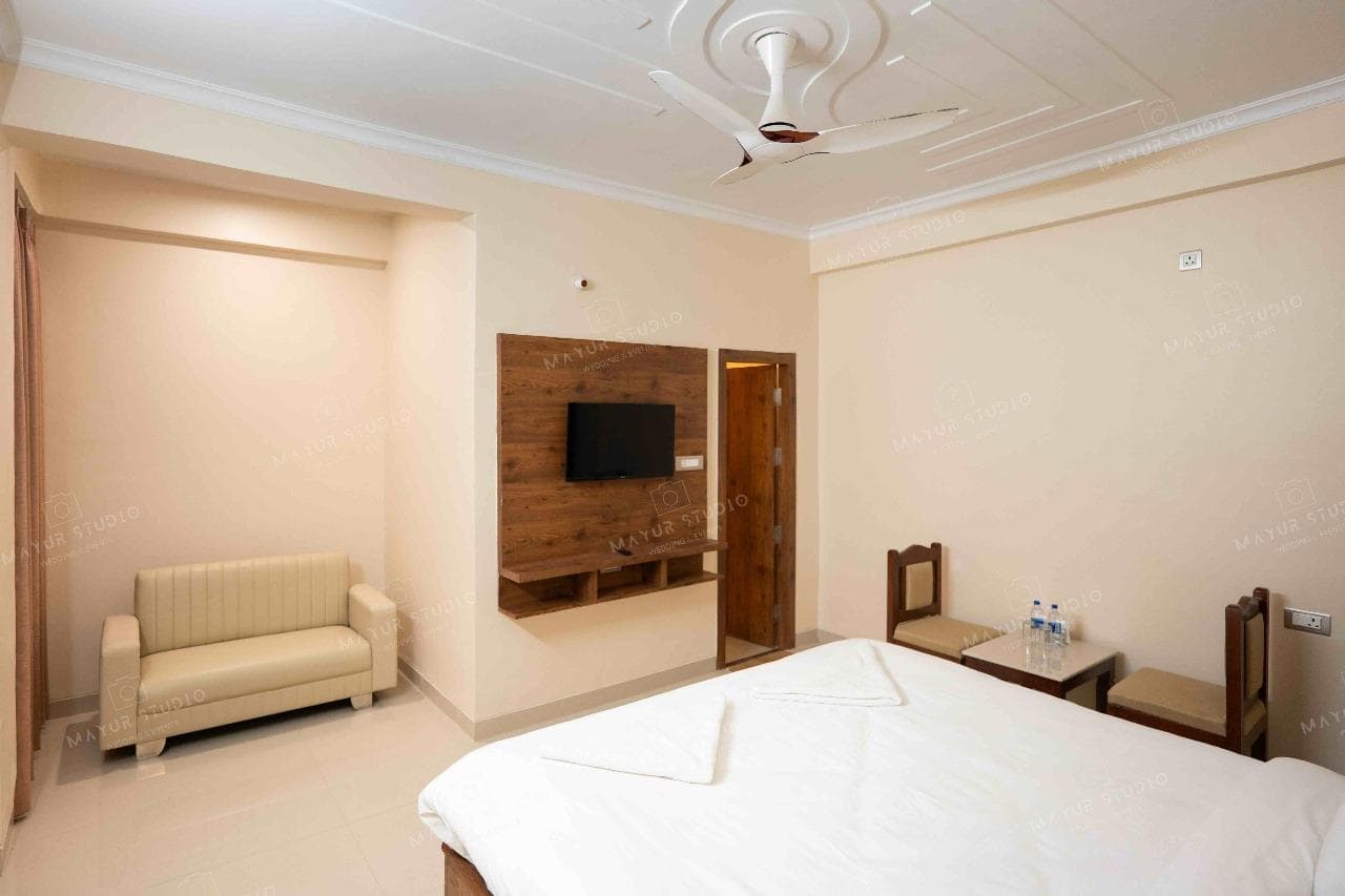 HOTEL SHIVA NILAY INN photo 2