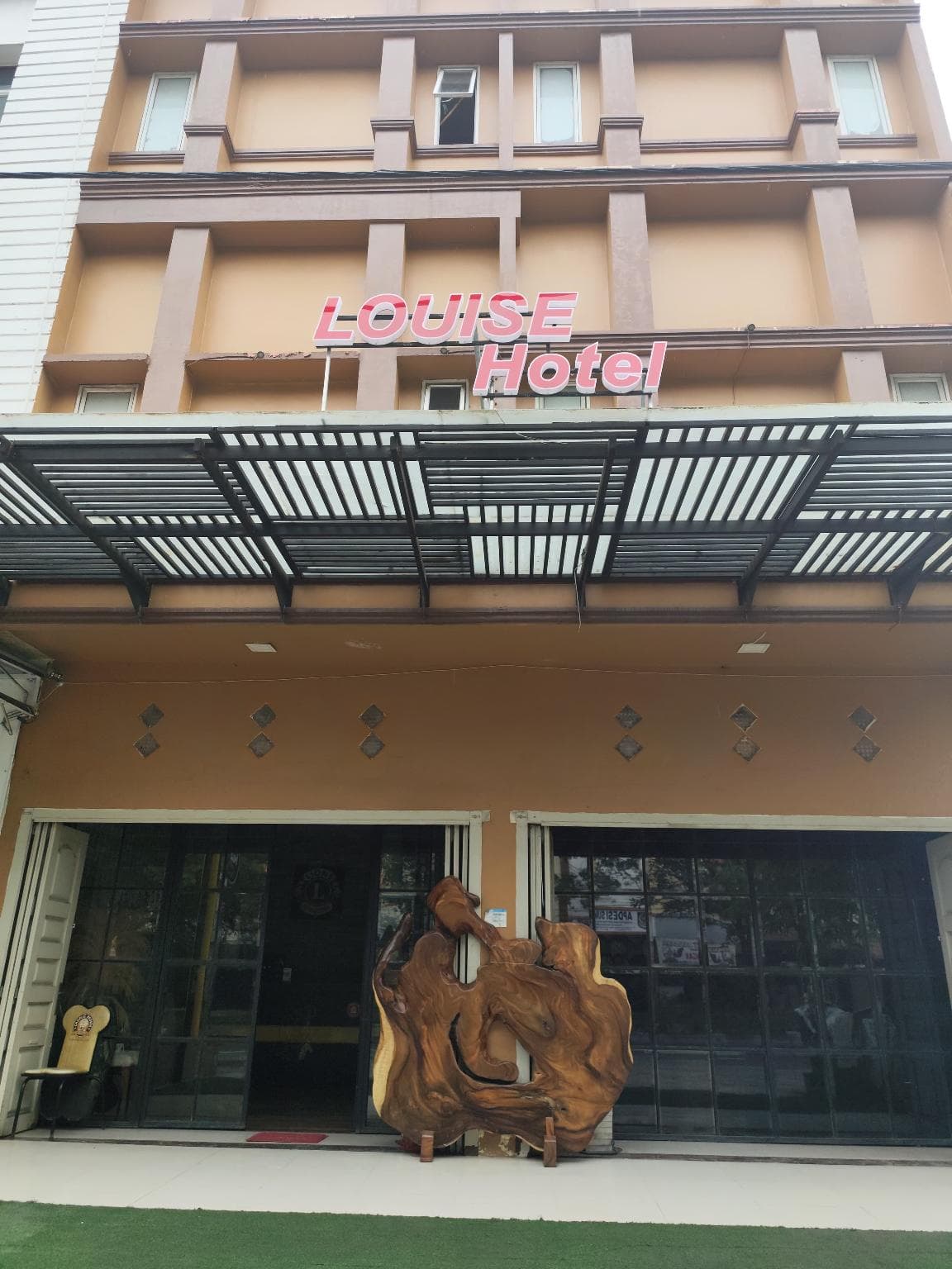 Louise Hotel photo 4