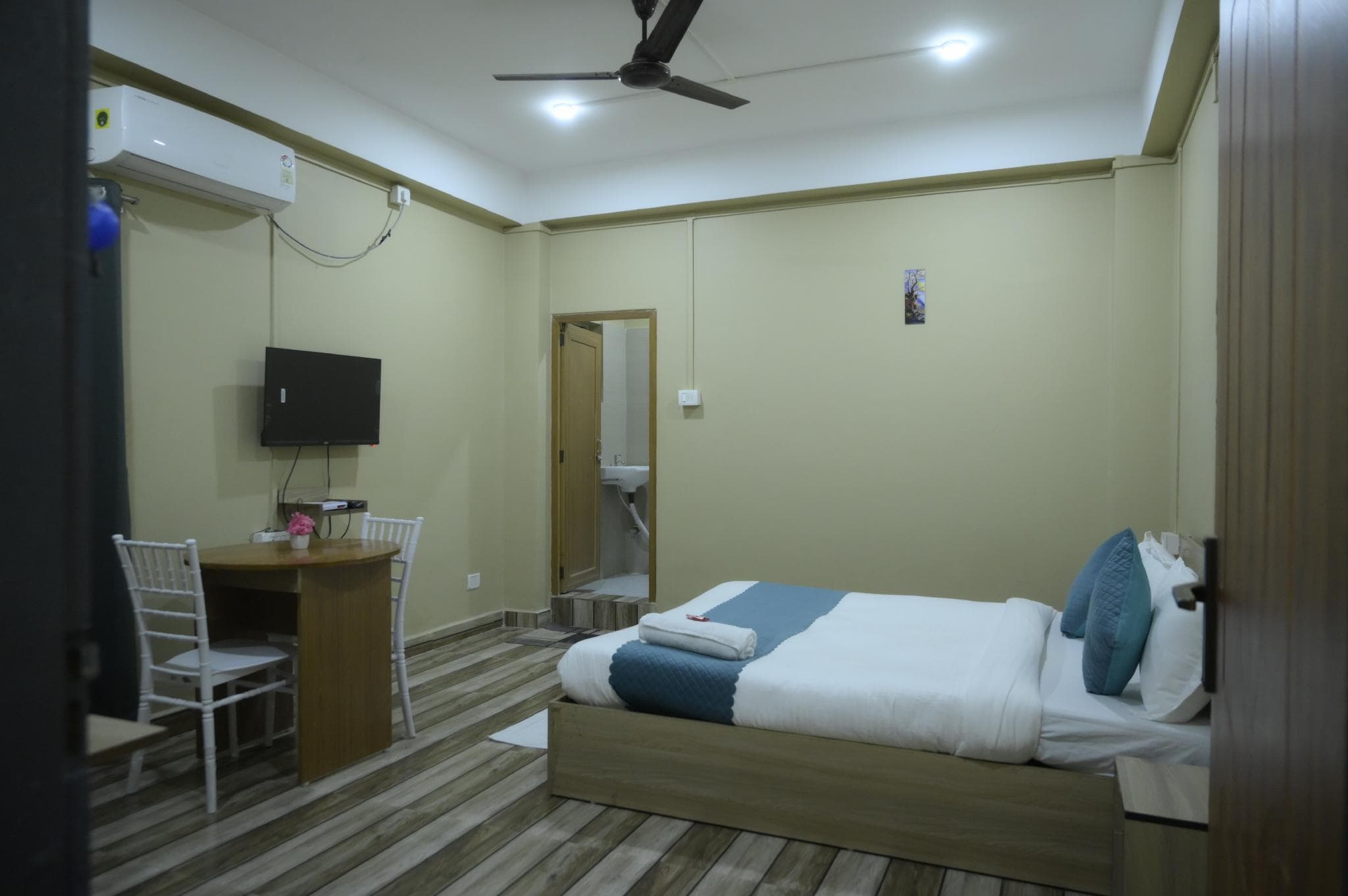 Hotel Pohor Regency 10 minutes travel to Kamakhya Temple. photo 5