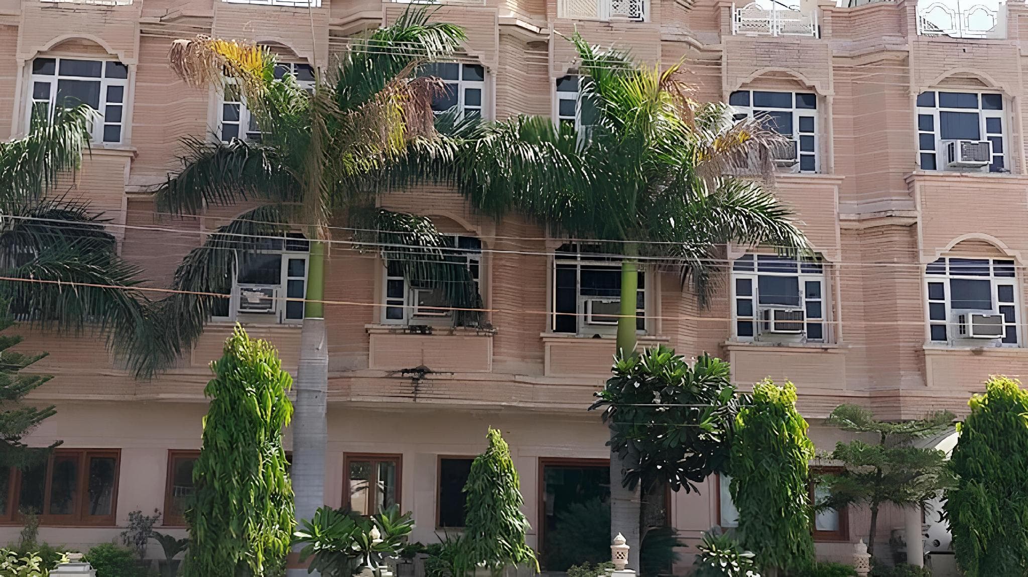 HOTEL GARDEN VIEW NATHDWARA PURE VEG photo 3