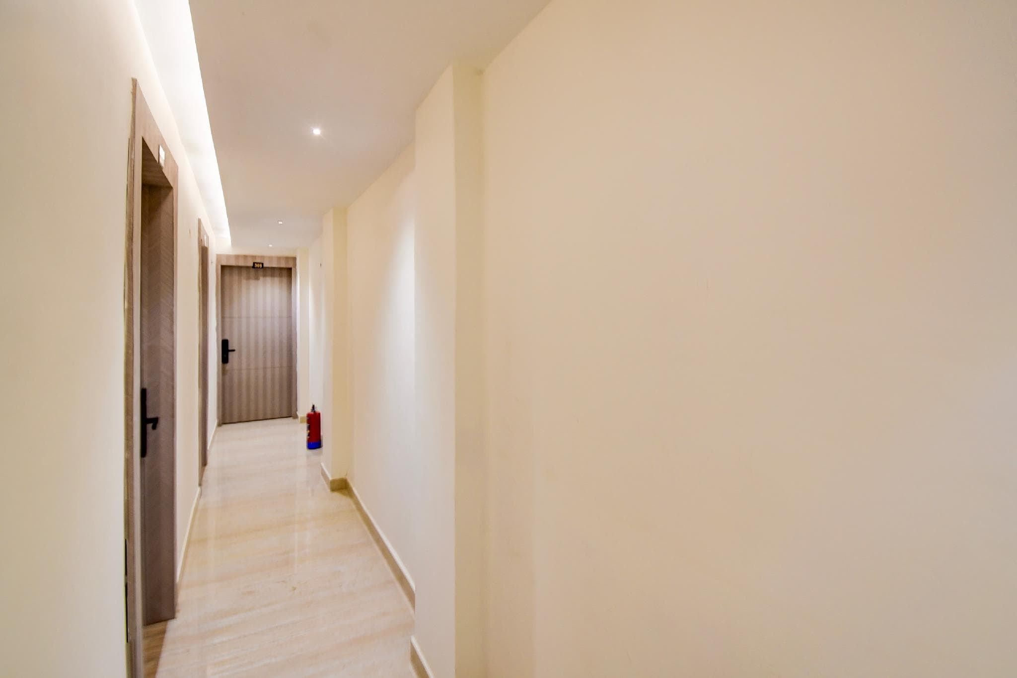 Super Townhouse Bairhana Road Prayagraj photo 4
