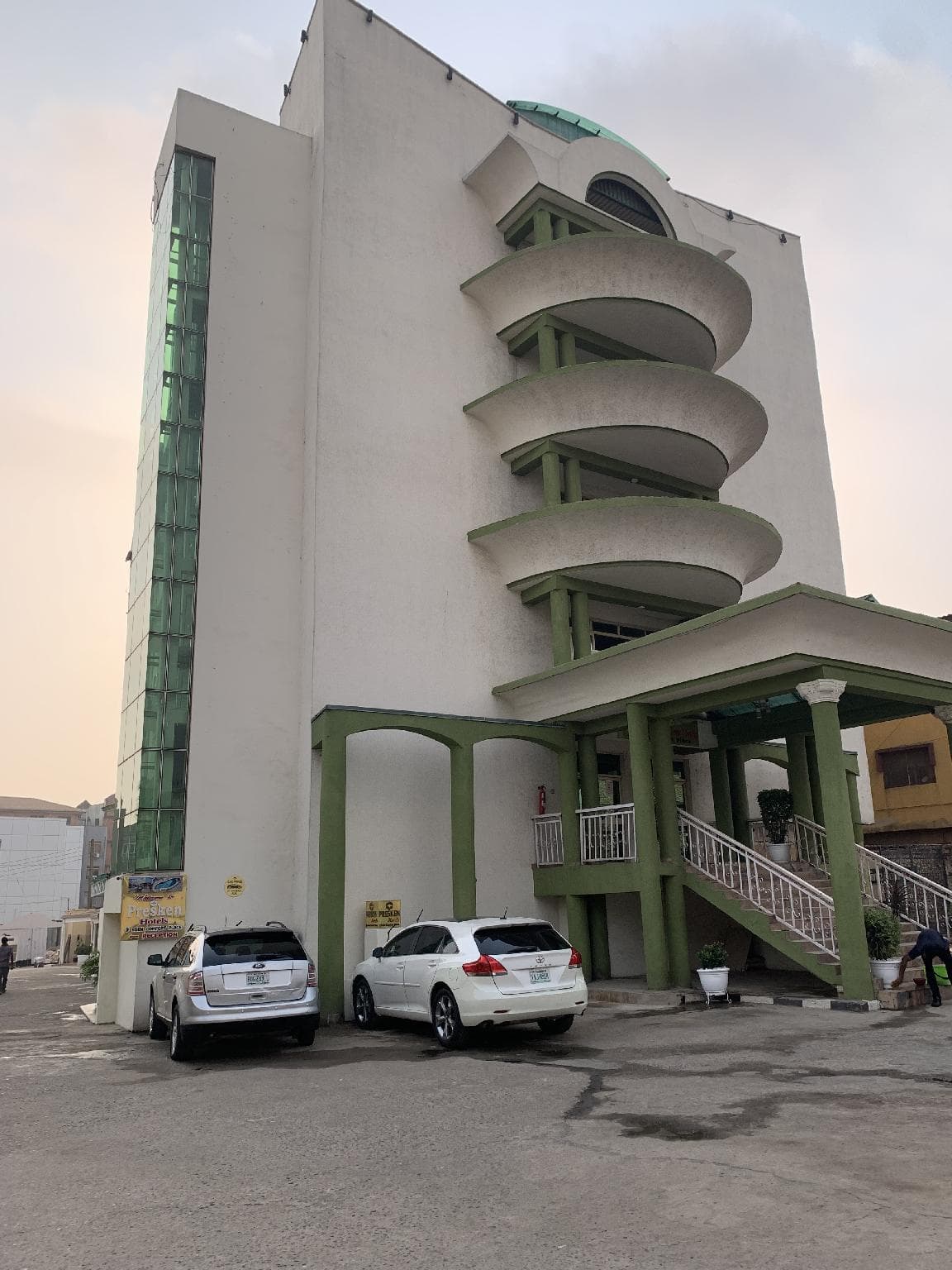 Presken Hotels Alade Avenue