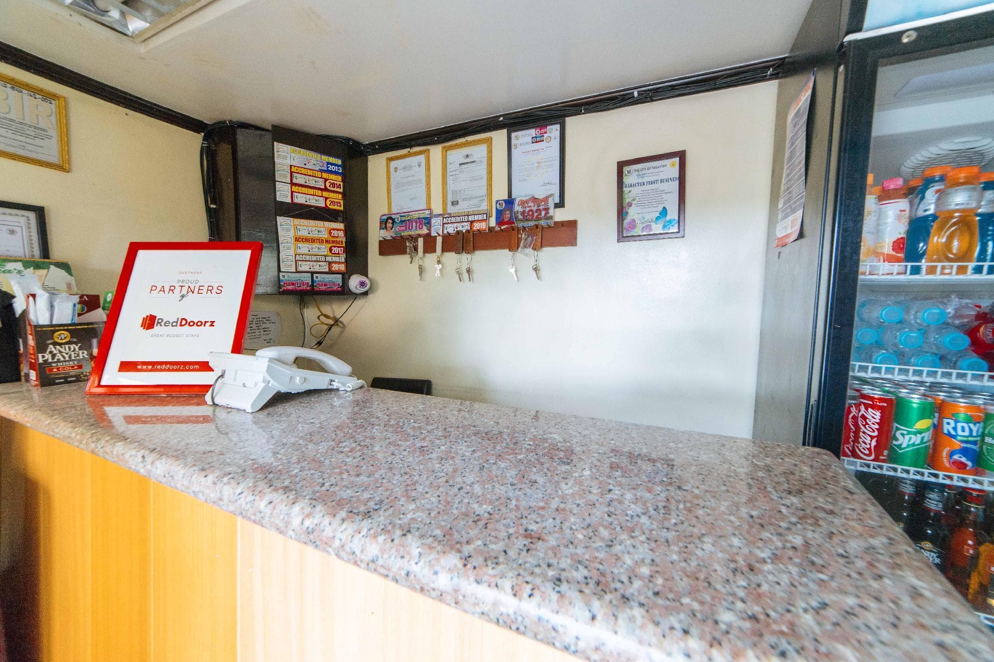 RedDoorz @ Tagaytay Road photo 4