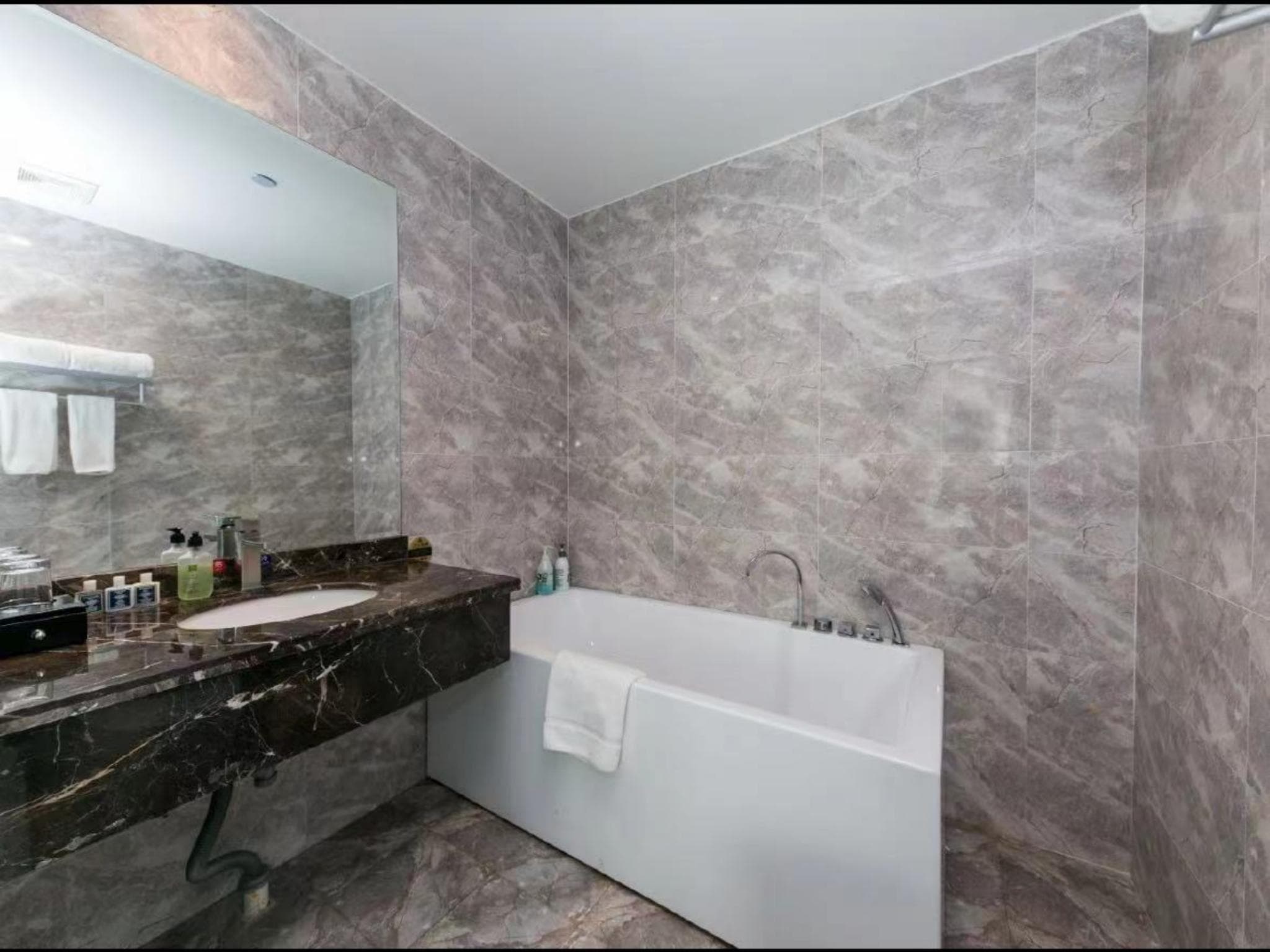 Ibis Styles Hotel Suzhou Yangcheng Lake Middle Road Metro Station photo 5
