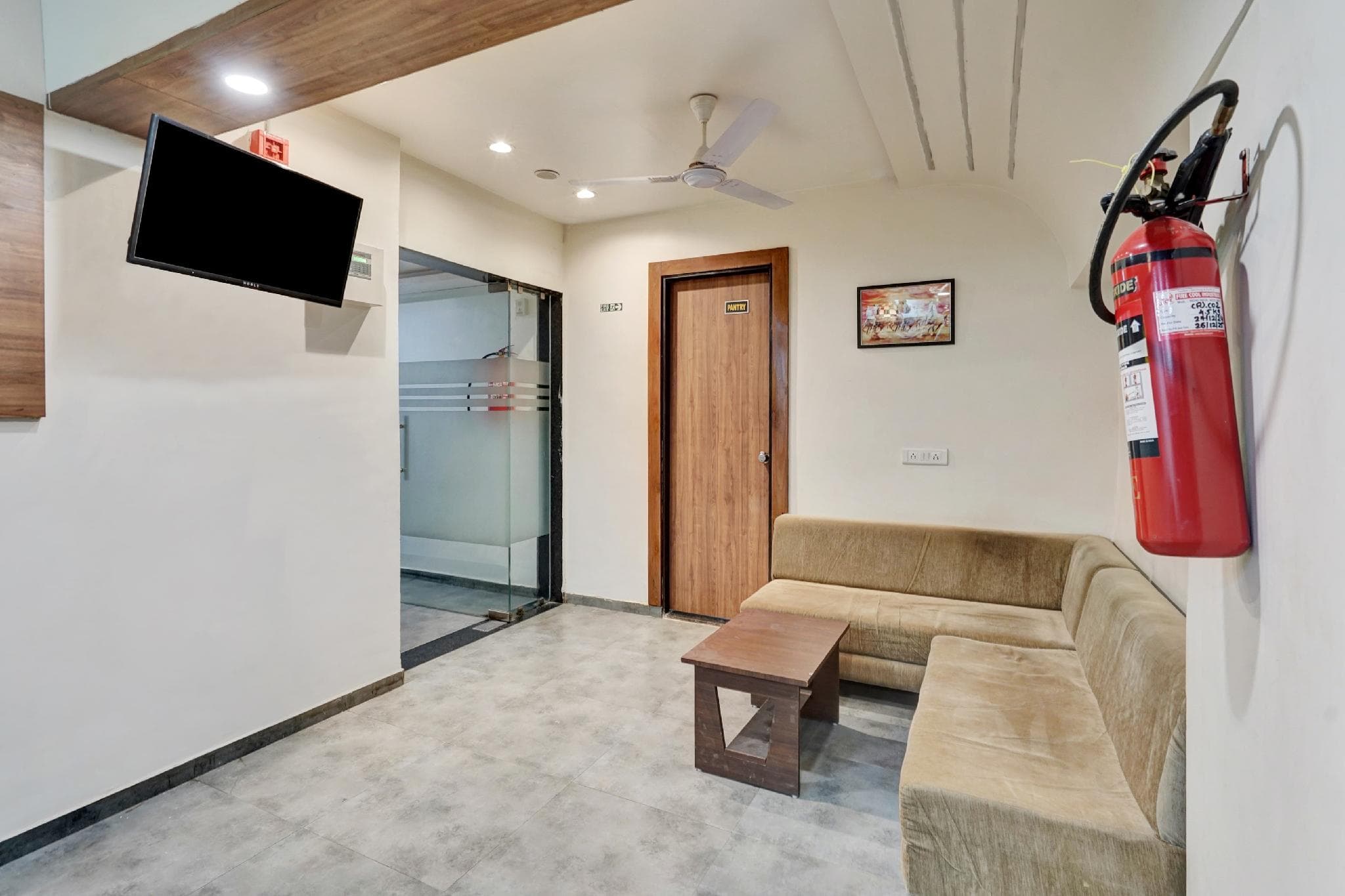 Super Collection O Kudasan Gandhinagar Formerly Hotel Royal Mansion photo 4