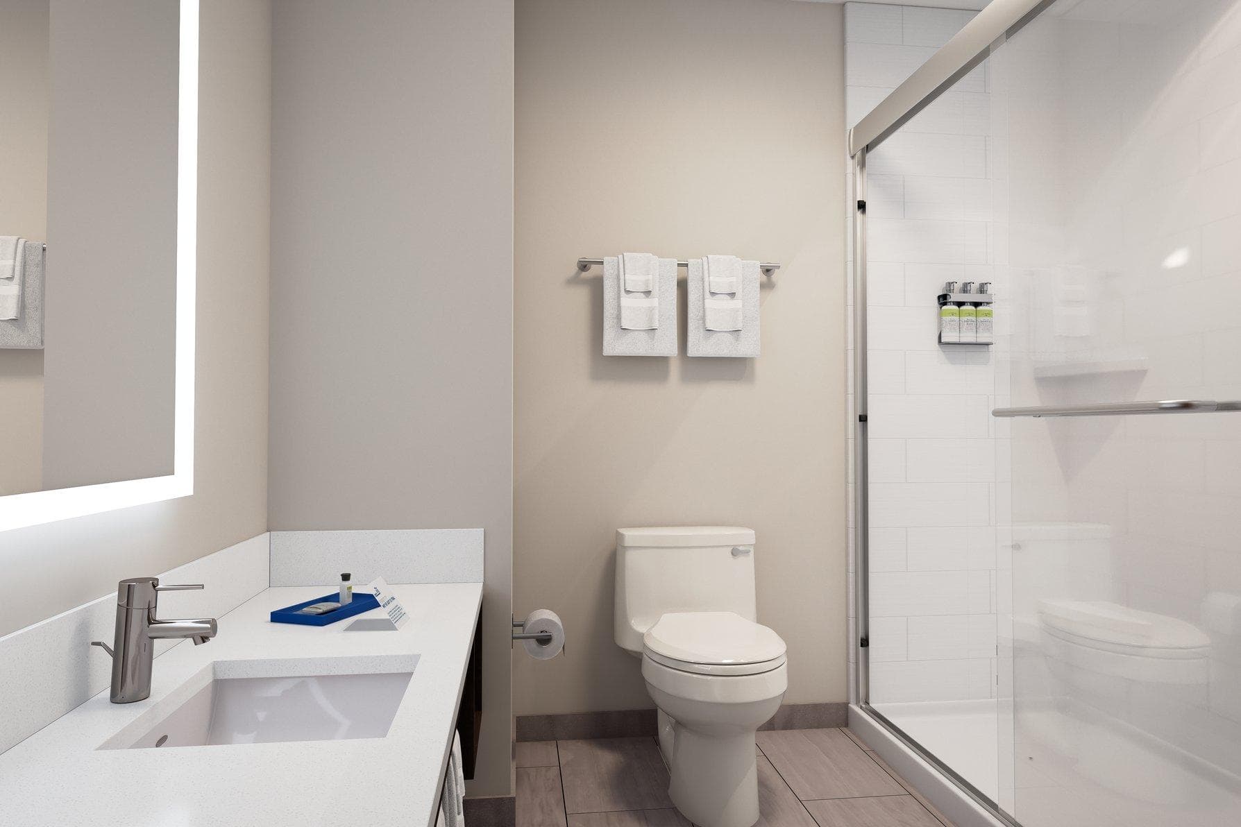 Holiday Inn Express and Suites Haltom City Ft Worth By IHG photo 2