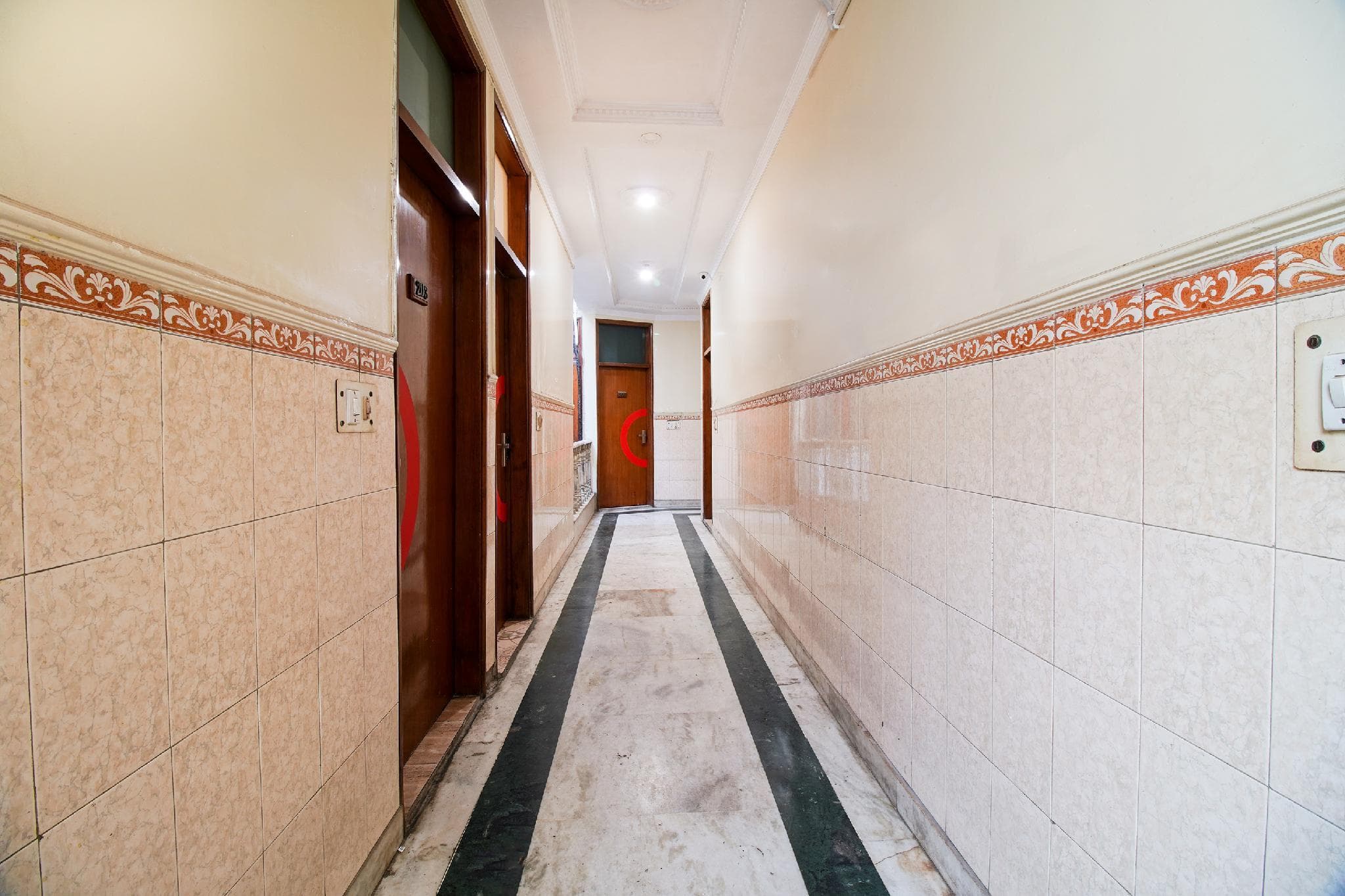 Collection O 74947 Maya Palace Mayapuri photo 4