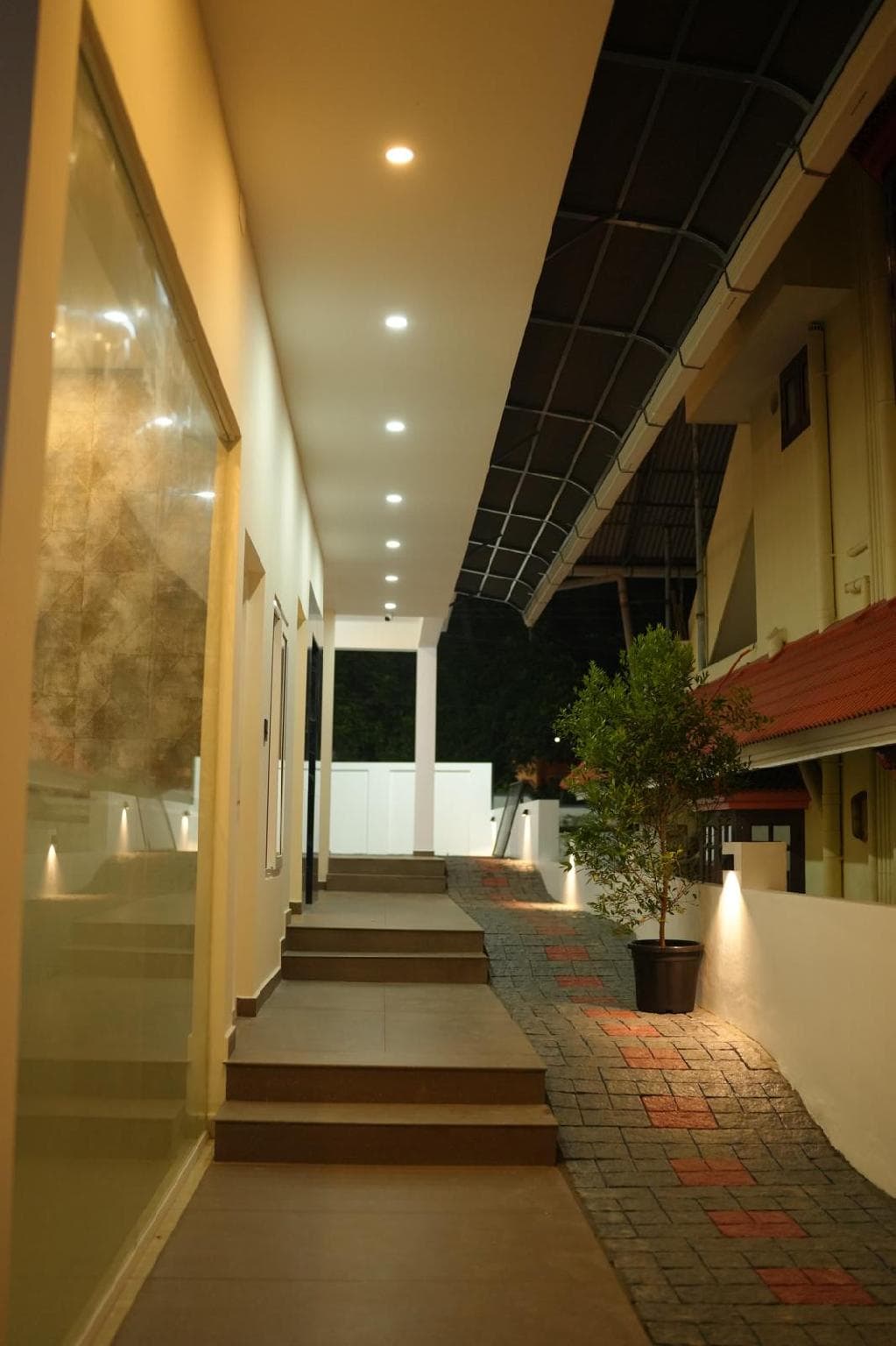 ALPHA INN