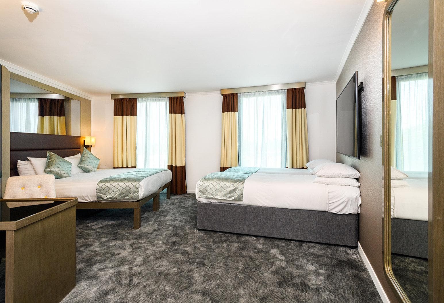 Atrium Hotel Heathrow photo 2