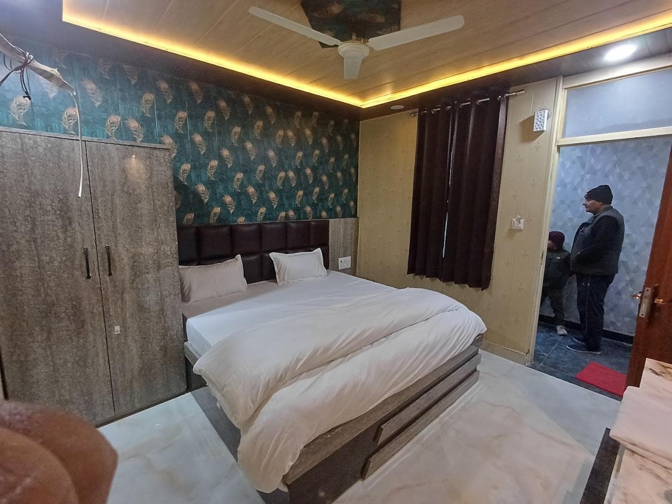 Ganga Riverfront Rooms & Banquet photo 2