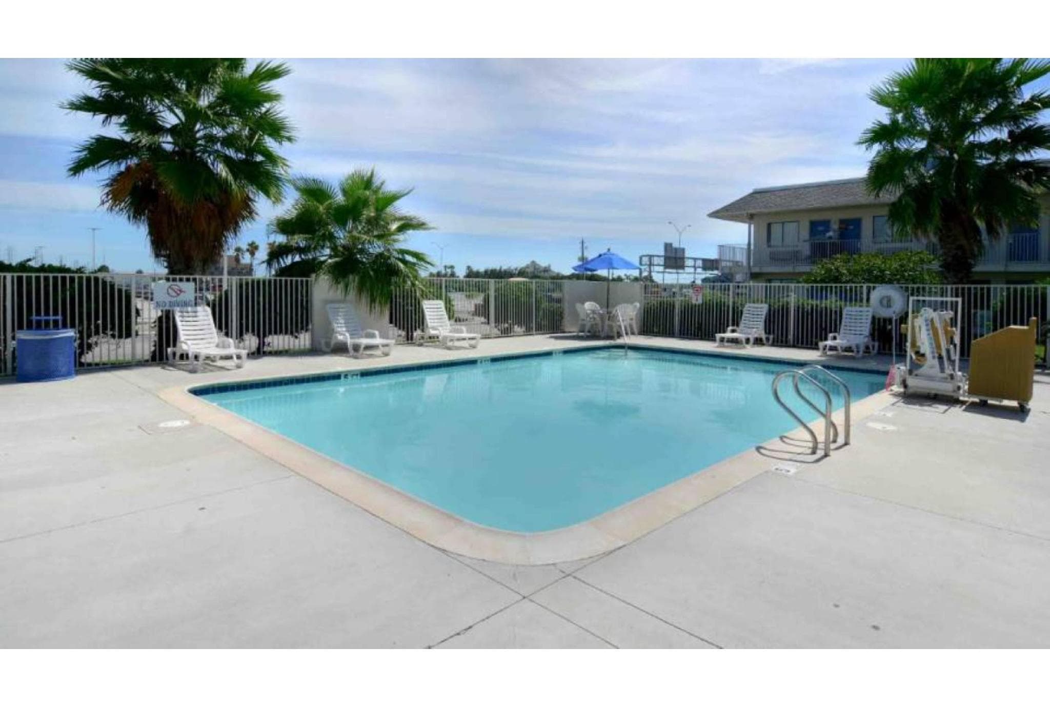 Motel 6 Galveston, TX - Beach/Seawall photo 3