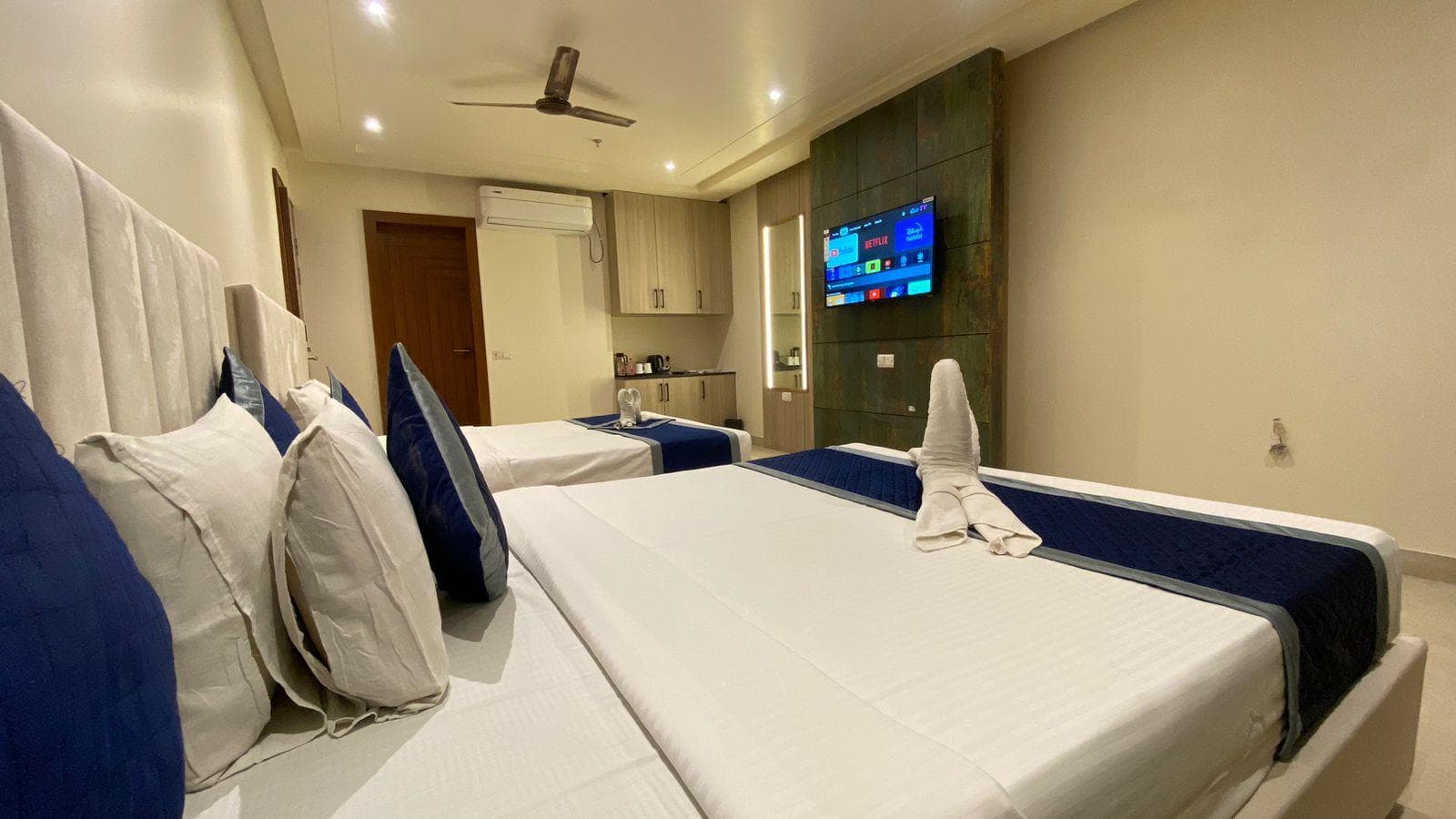 Eve Hotel photo 2