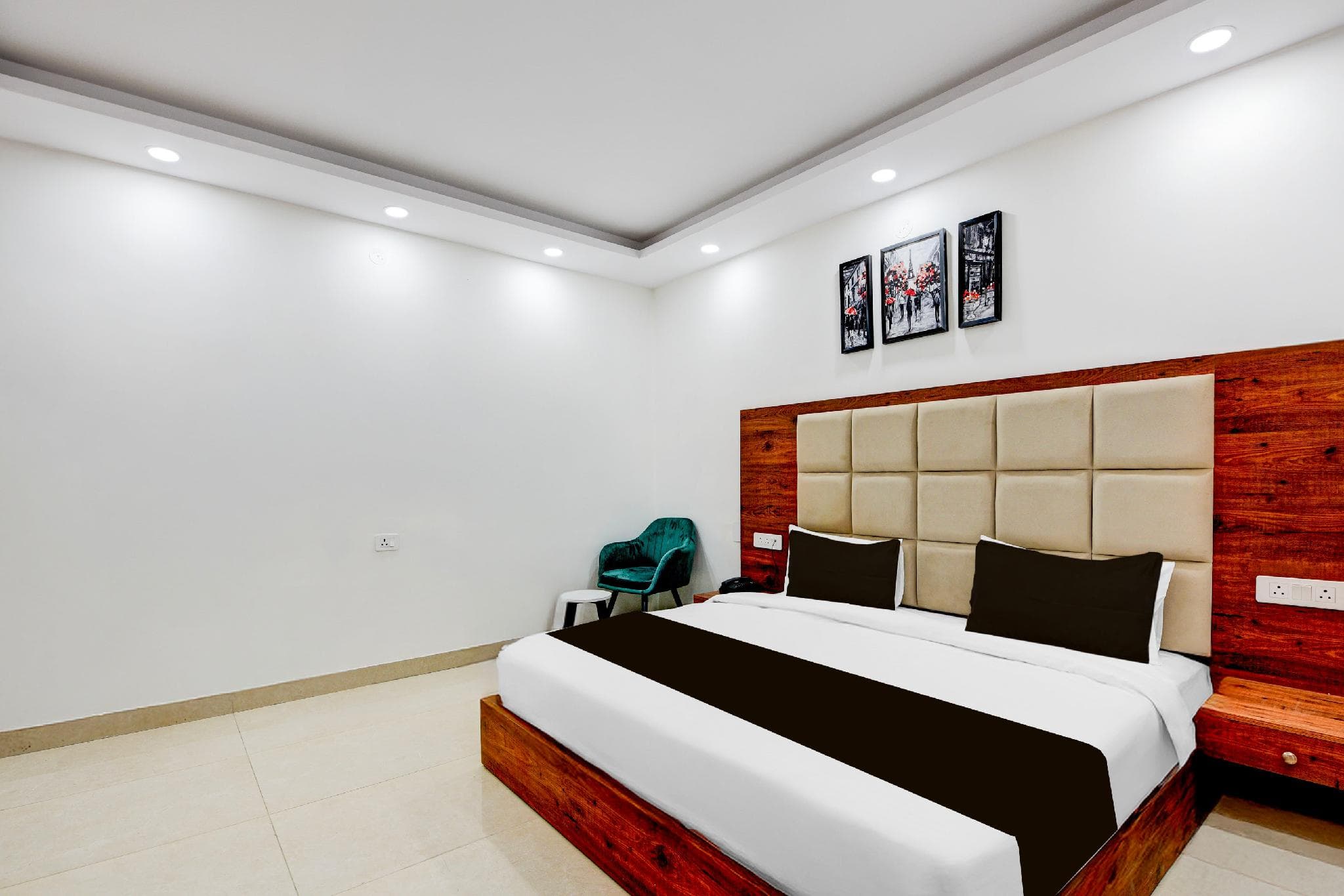 Collection O Hotel Evergreen photo 2