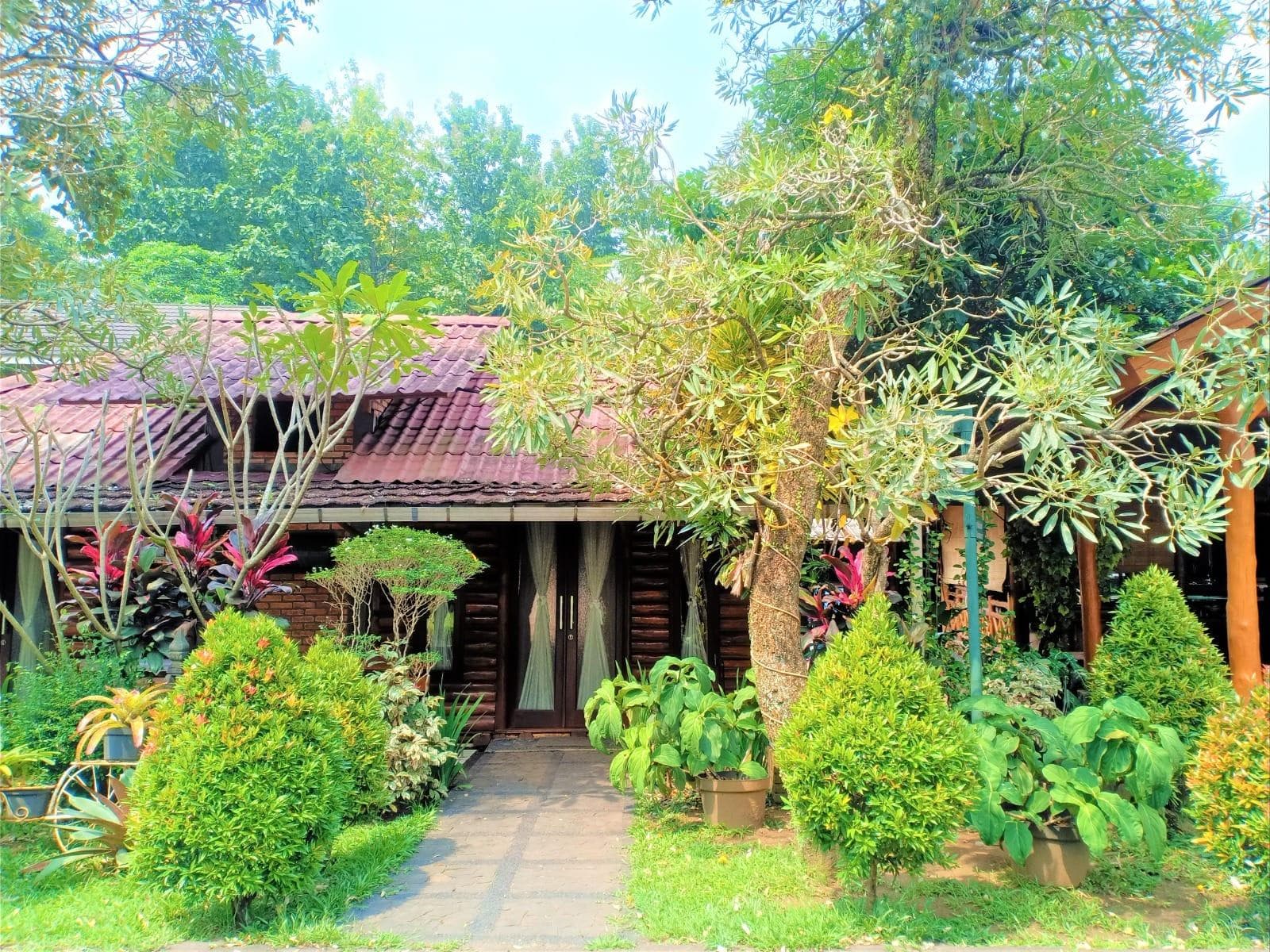 Saung Dolken Resort & Hotel Syariah