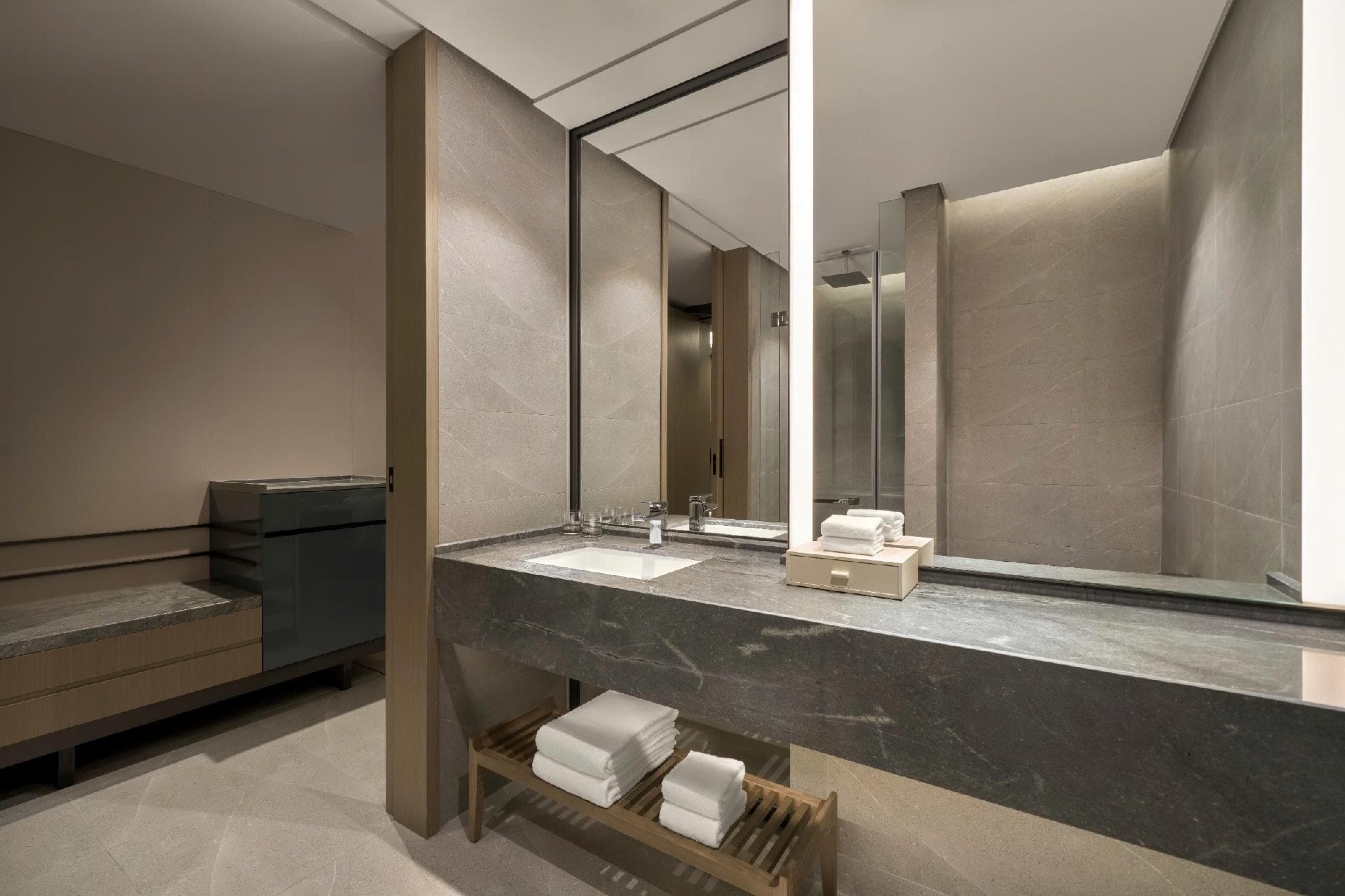 Courtyard by Marriott Danang Han River photo 2