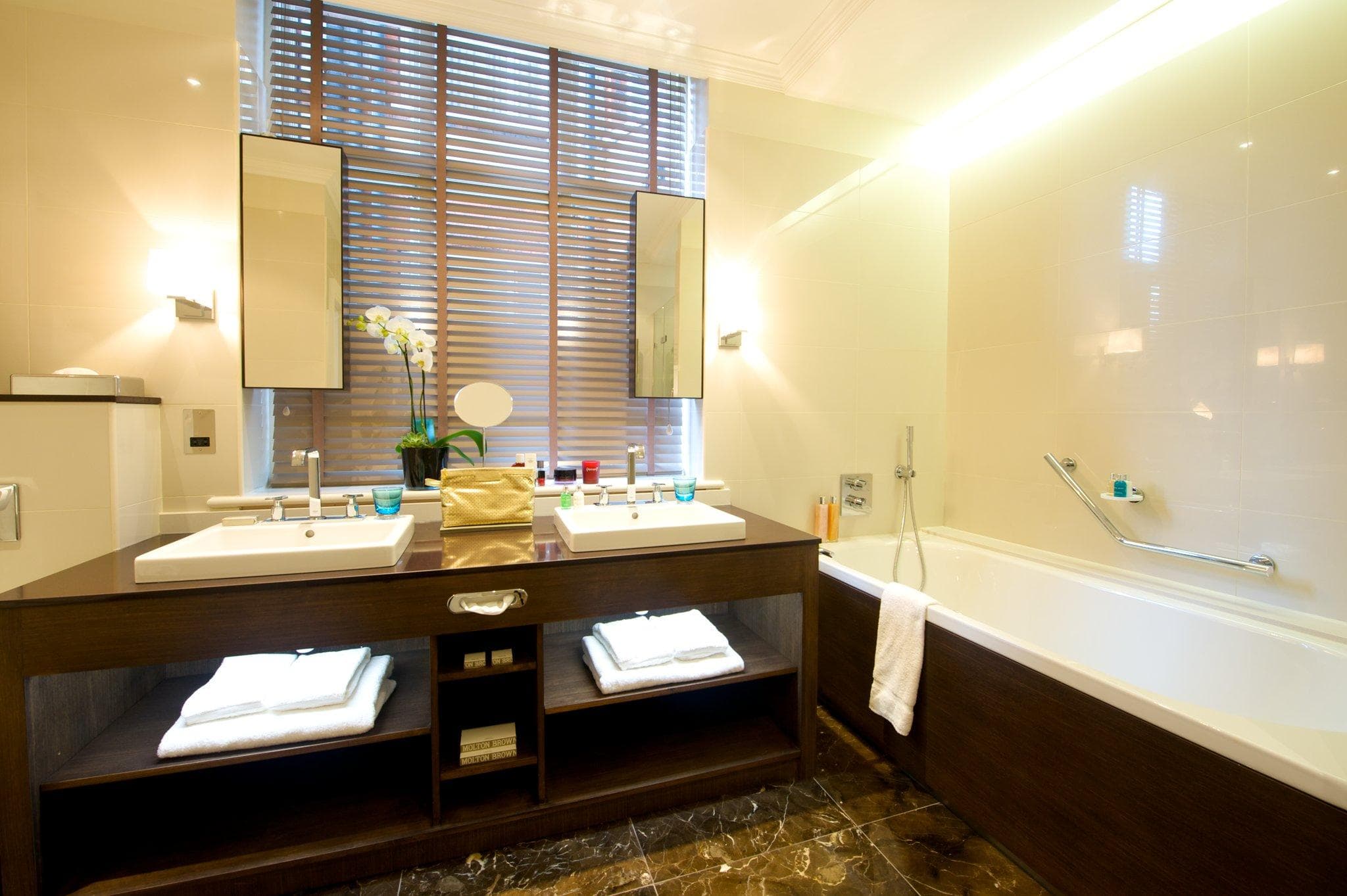 Taj 51 Buckingham Gate Suites & Residences, London photo 2