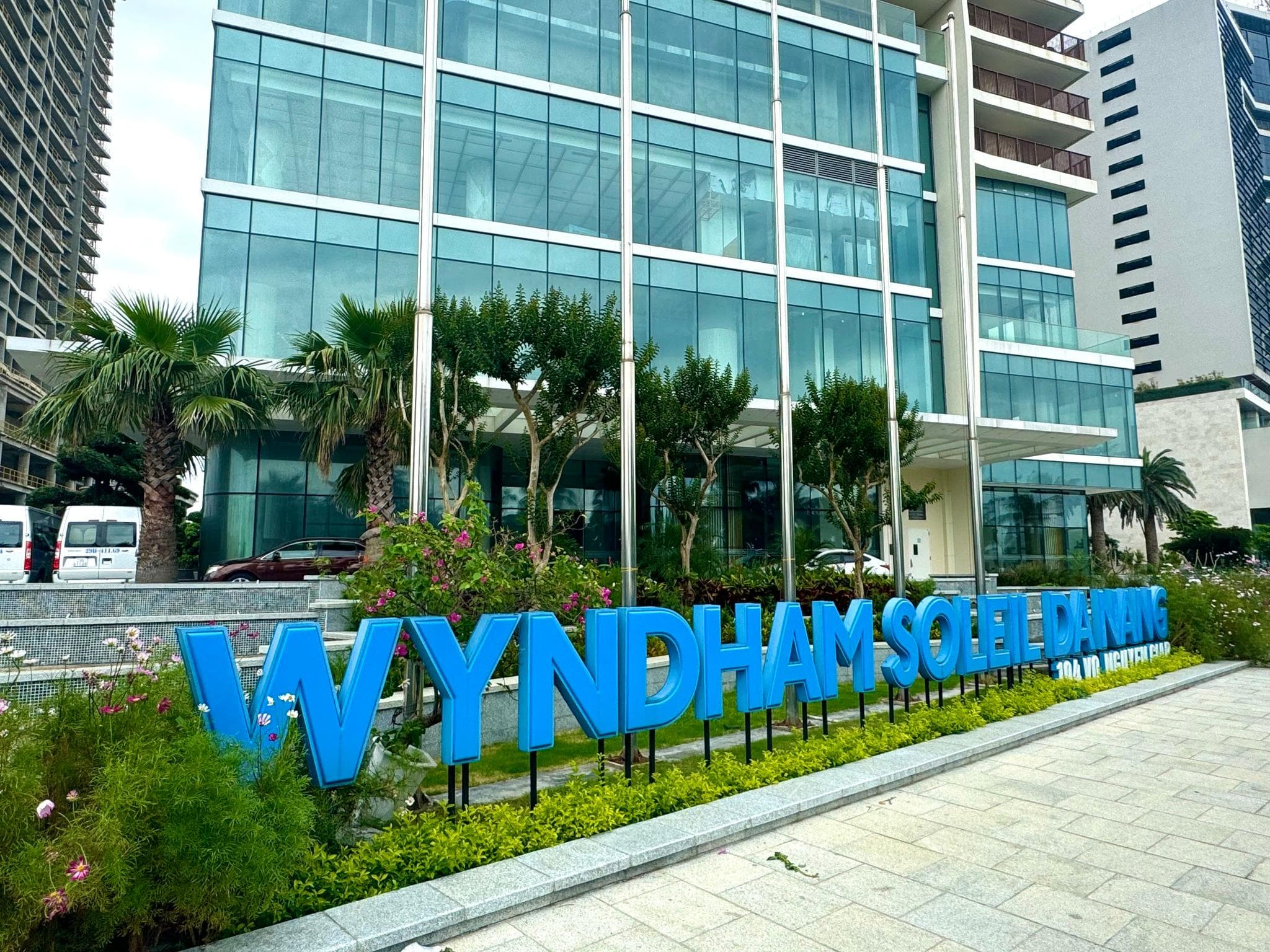 Wyndham Soleil Danang - Free Schedule Airport Shuttle photo 3