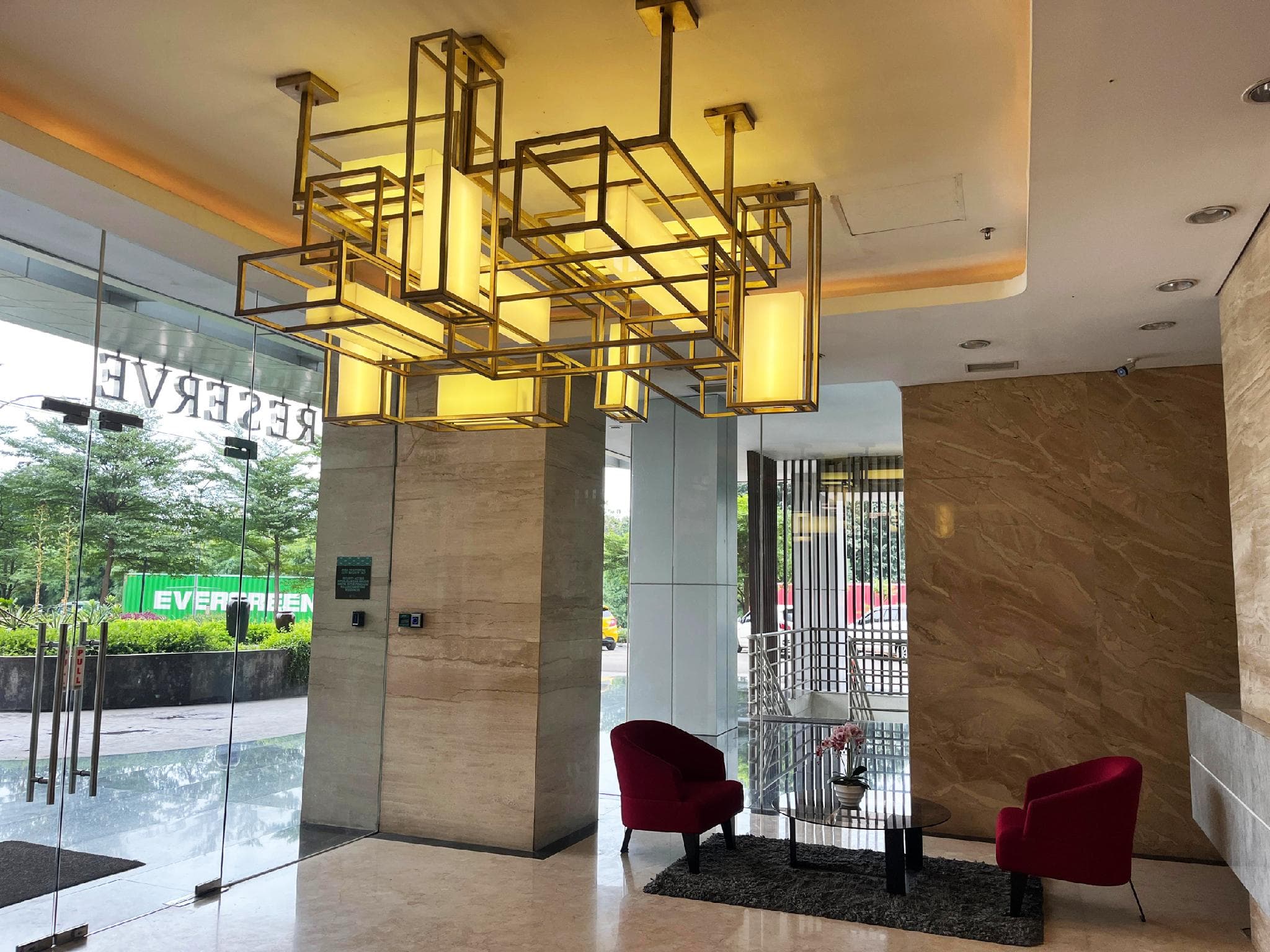 Pollux Chadstone Apartemen by Namastay Inn photo 2