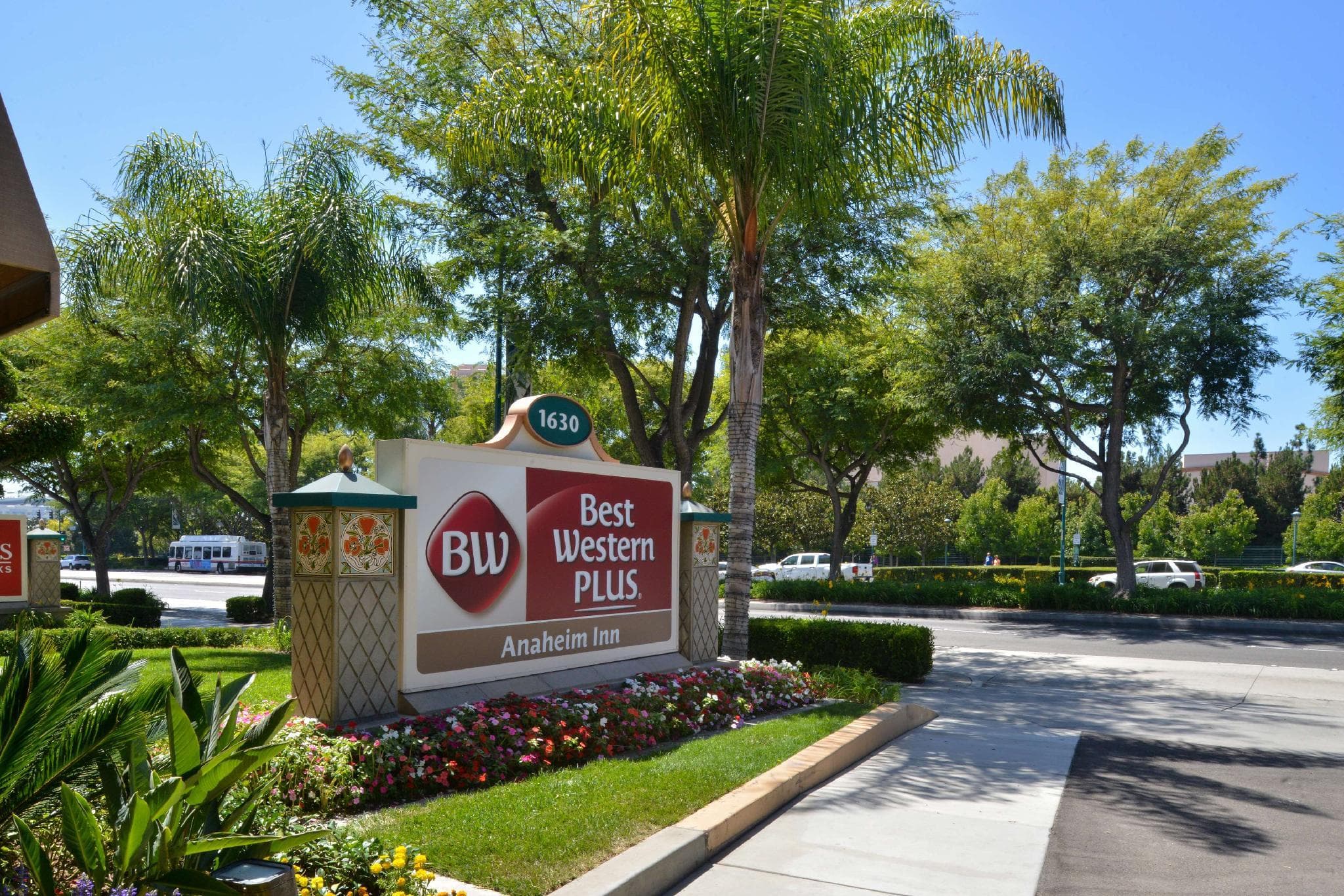 Best Western Plus Anaheim Inn photo 4