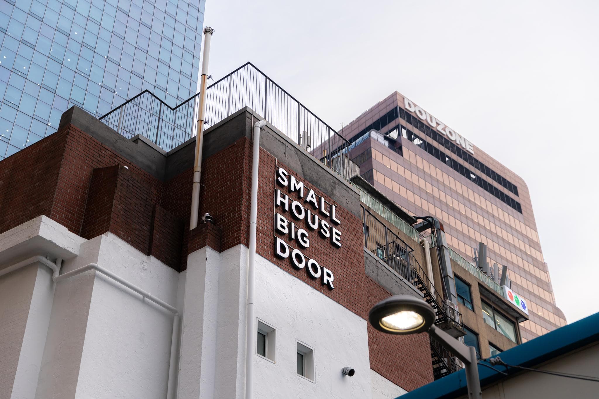 Small House Big Door Myeongdong photo 5