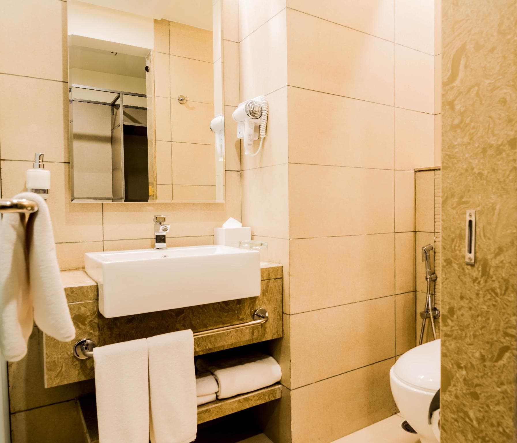Holiday Inn Express Kolkata Airport By IHG photo 2