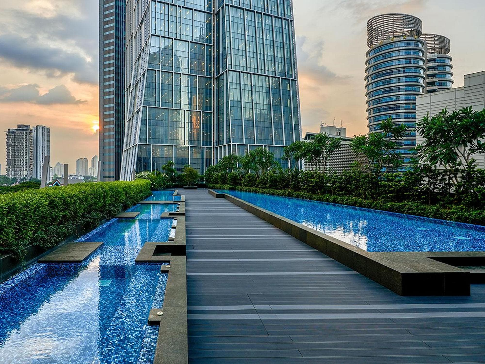 Discovery SCBD photo 3