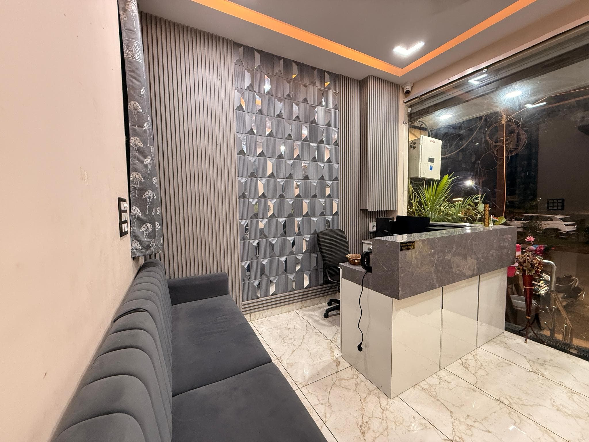 Hotel Roshan photo 3