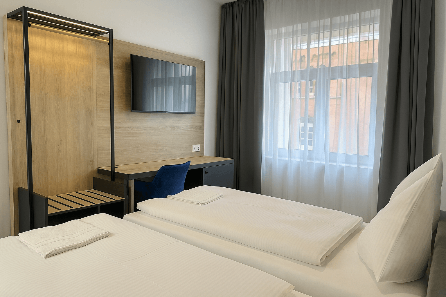 HI Grand City Hotel