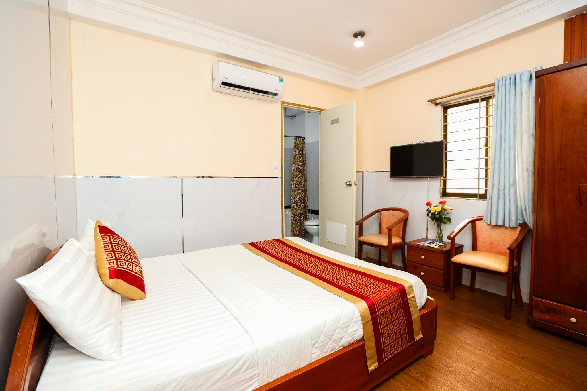 HANH PHUC HOTEL, Center, District 1, Near Bui Vien Street photo 2