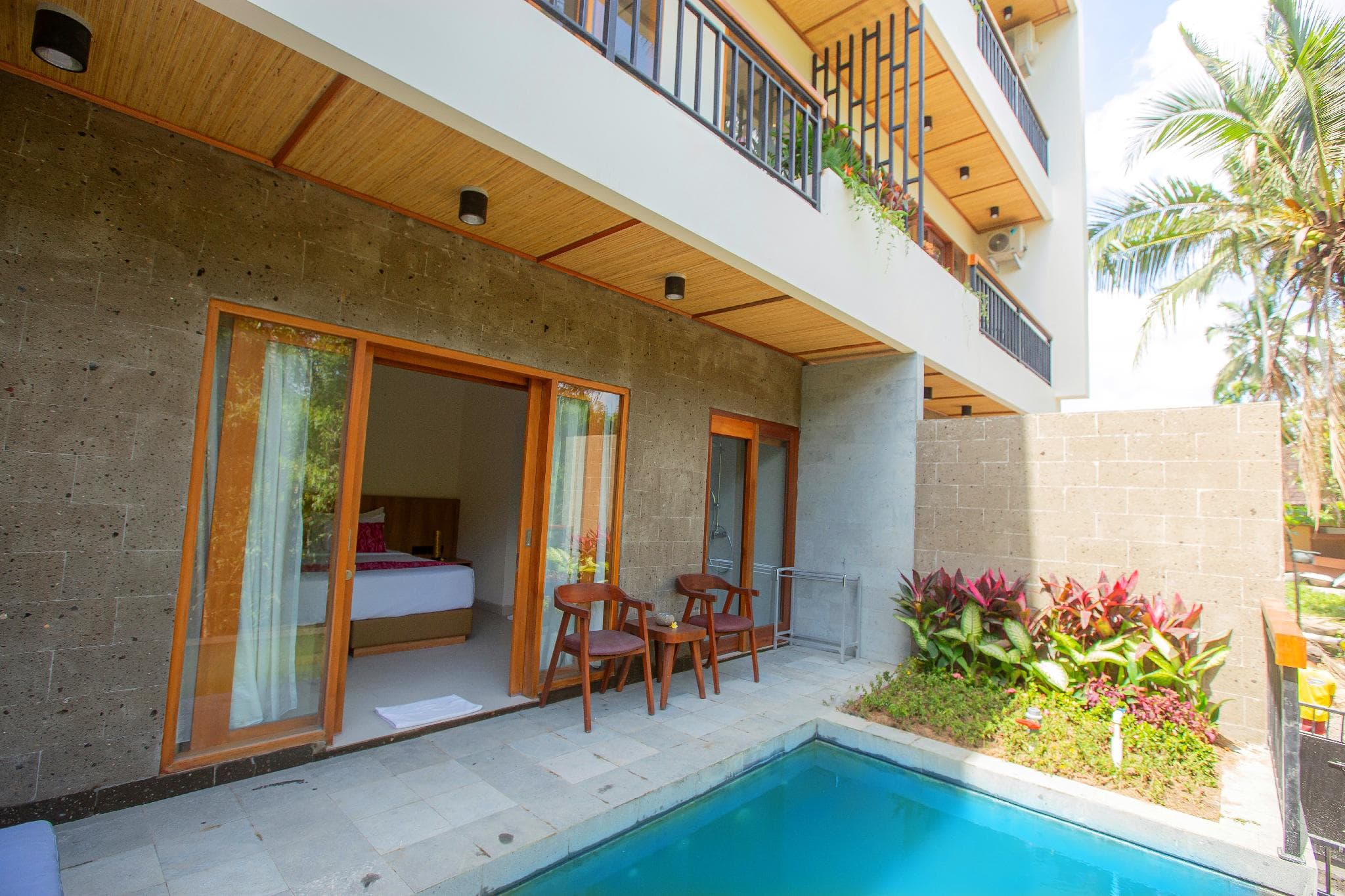 MJ HOUSE photo 3