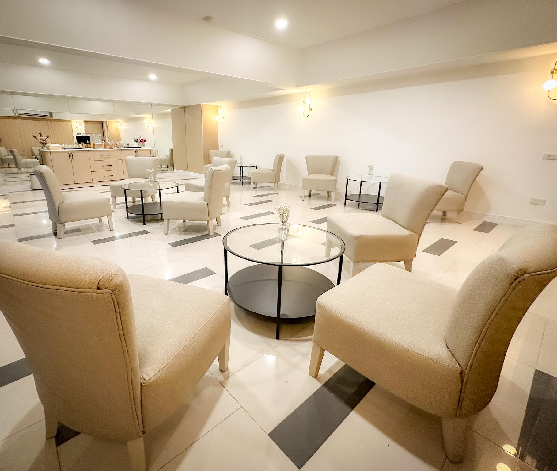 Vane' Mane' Hotel Pattaya photo 3