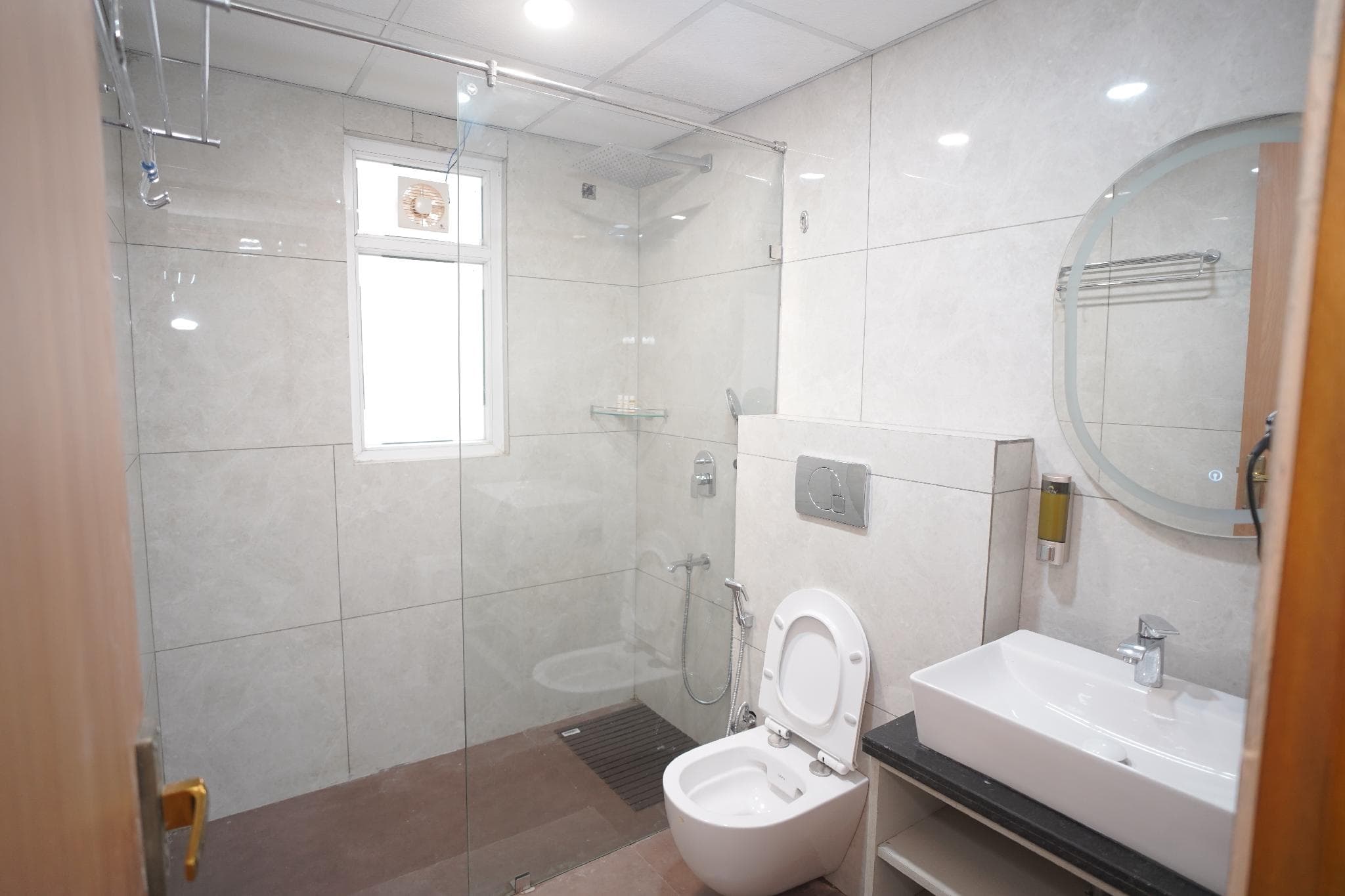 Royal Raven Hotel & Banquet - Greater Noida Nearby India Expo Centre & Mart photo 5