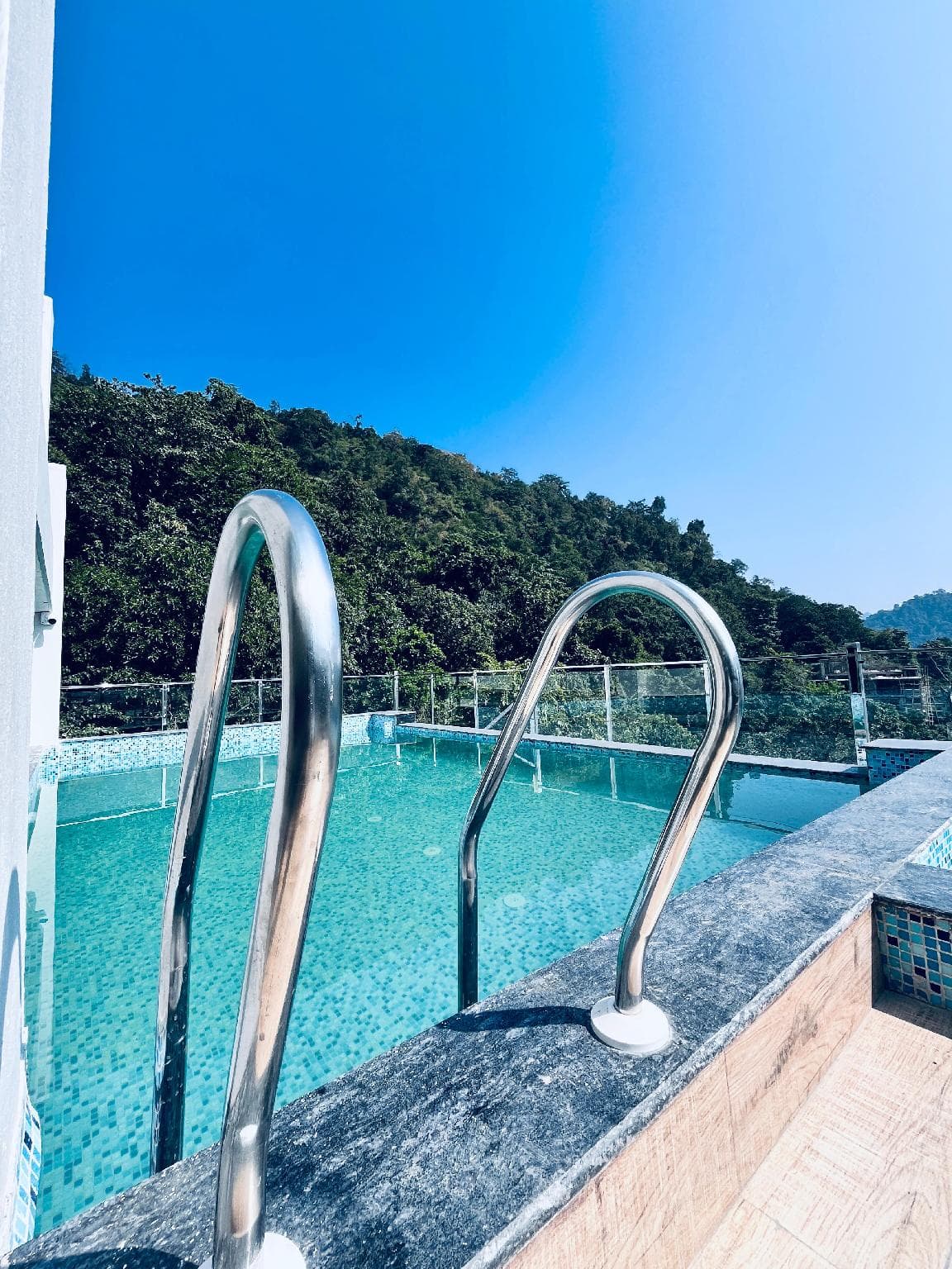 Roots and Peaks Wellness Hotel