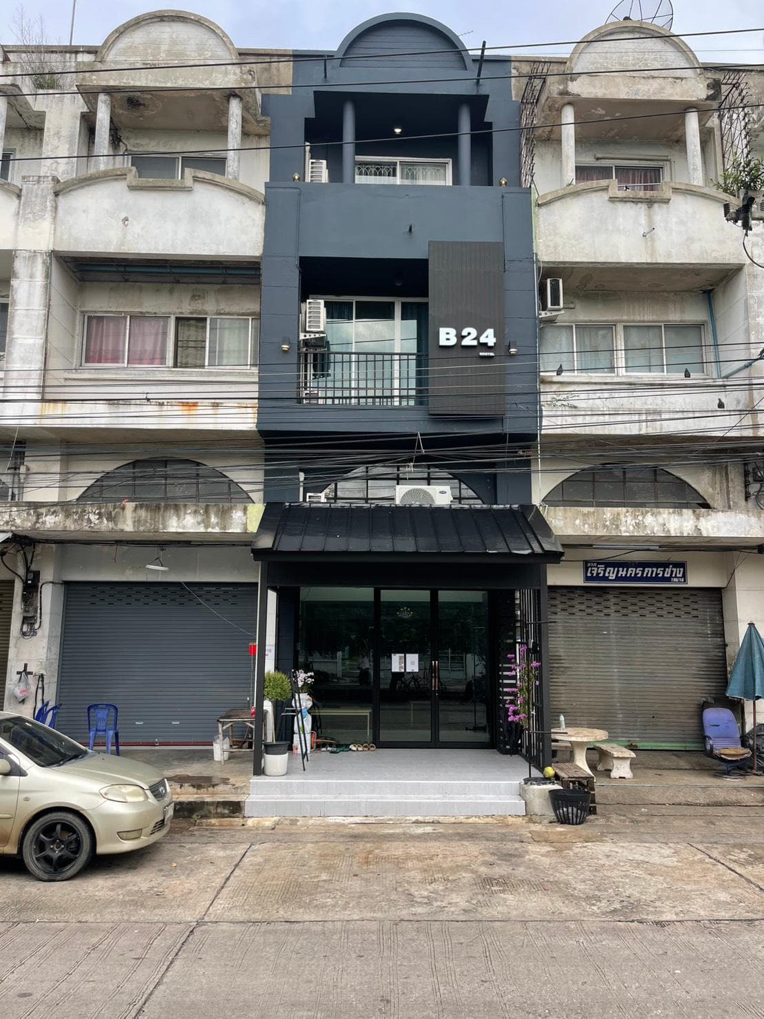 B24 HOSTEL