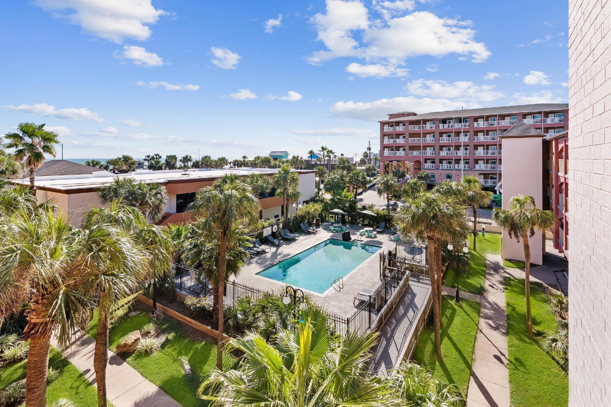 Beachfront Palms Resort Galveston, an Ascend Collection Hotel