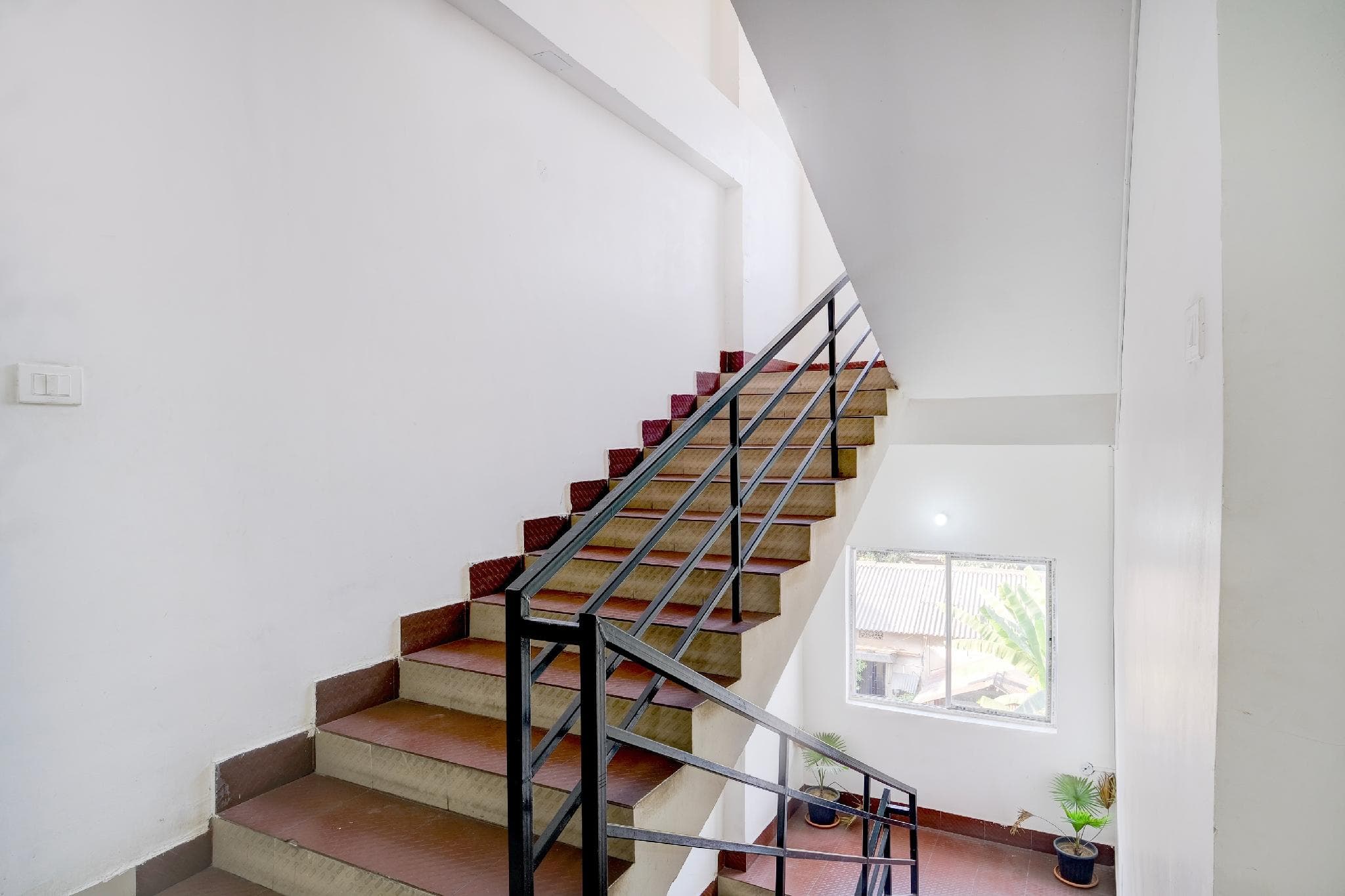 Super Townhouse ISBT Guwahati Formerly The Pinnacle Inn photo 3