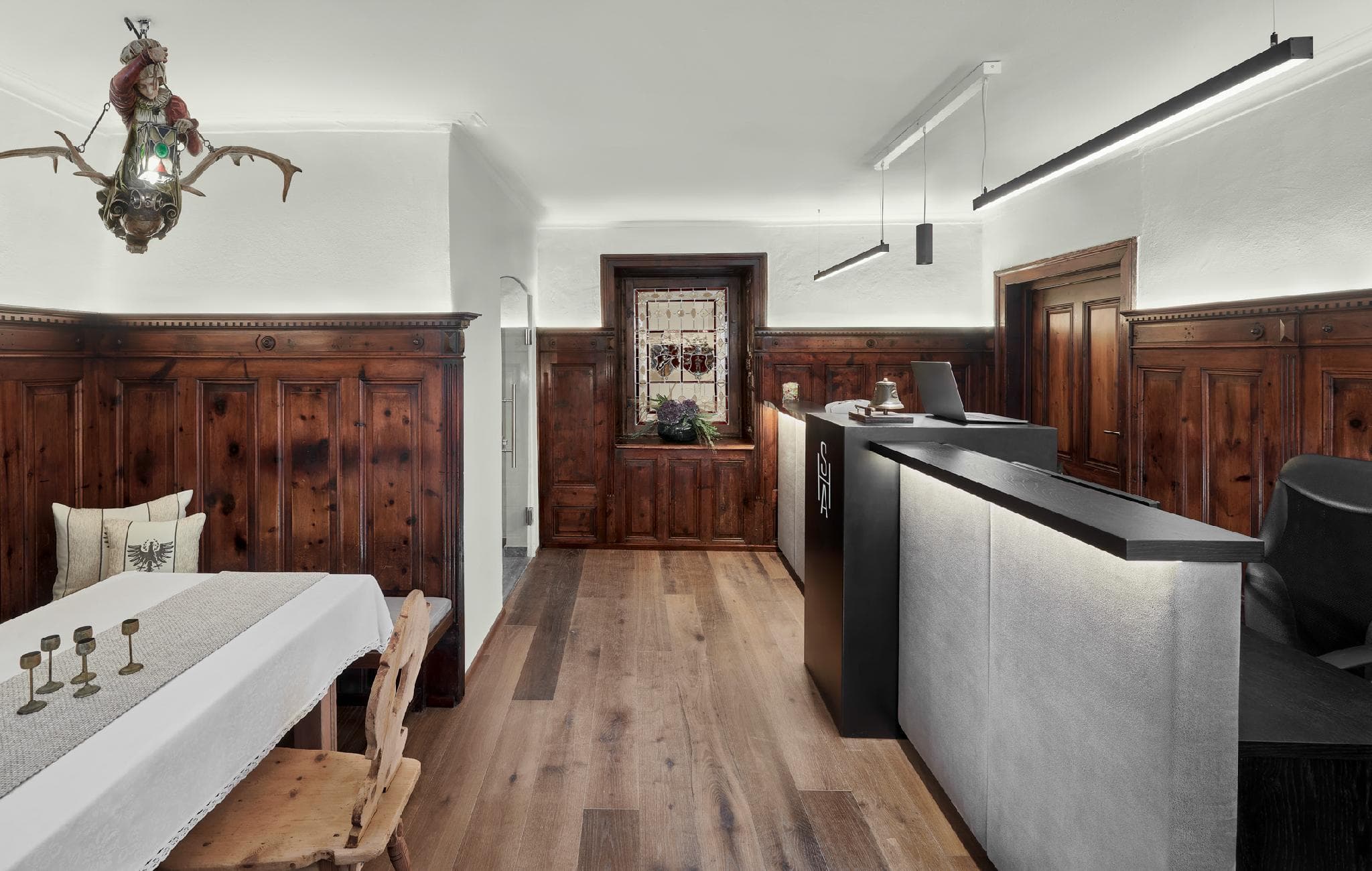 Hotel Schwarzer Adler Innsbruck photo 3