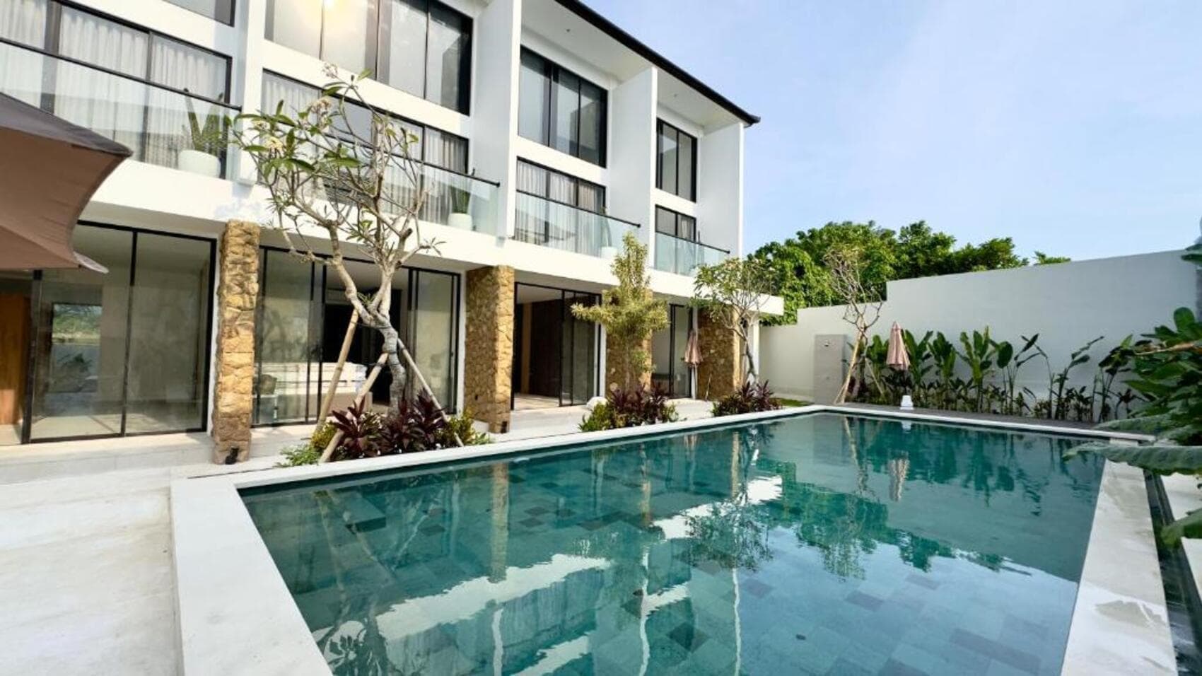 The R Apartments Pererenan photo 3