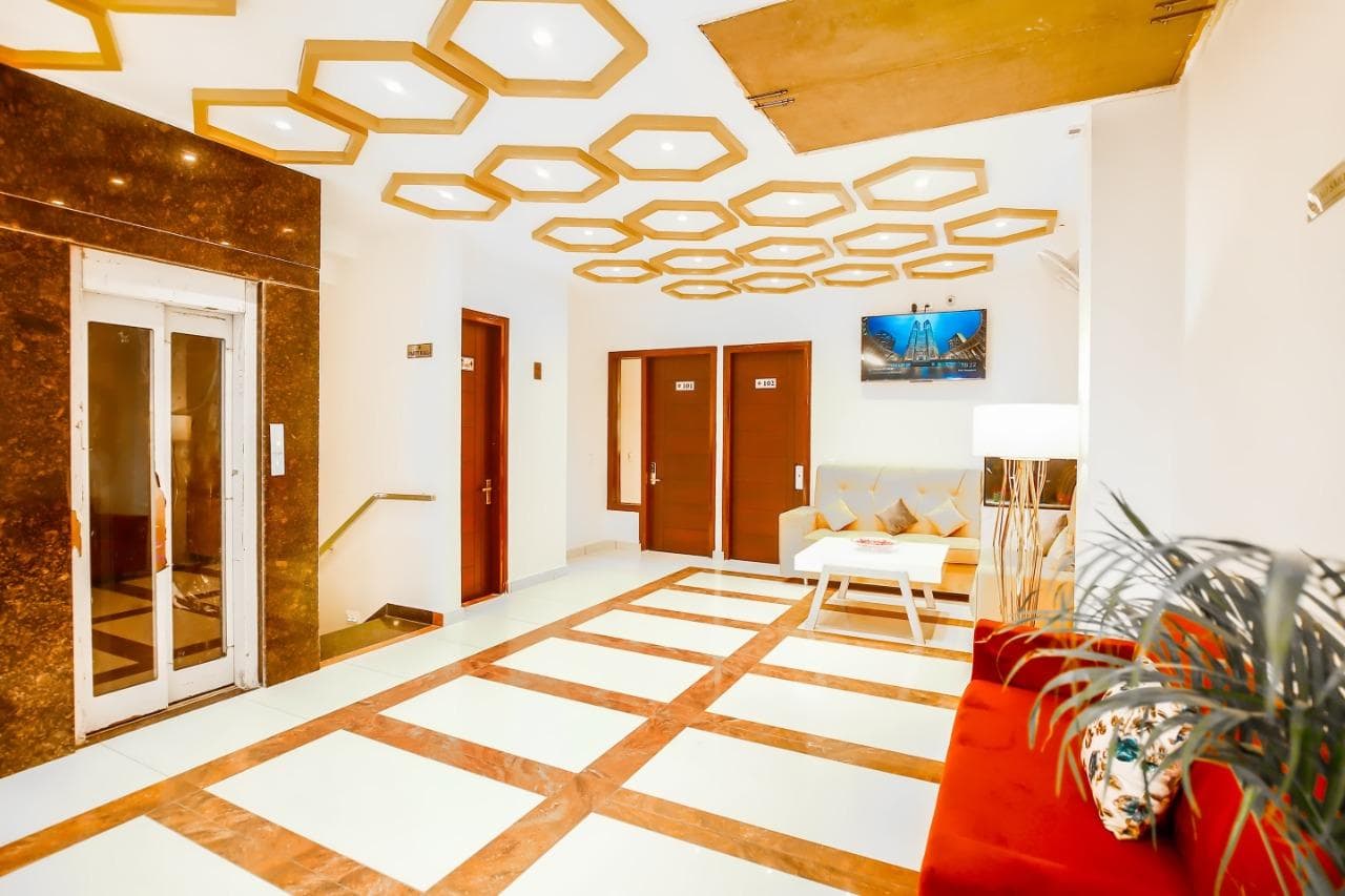 hotel crystal empire photo 4