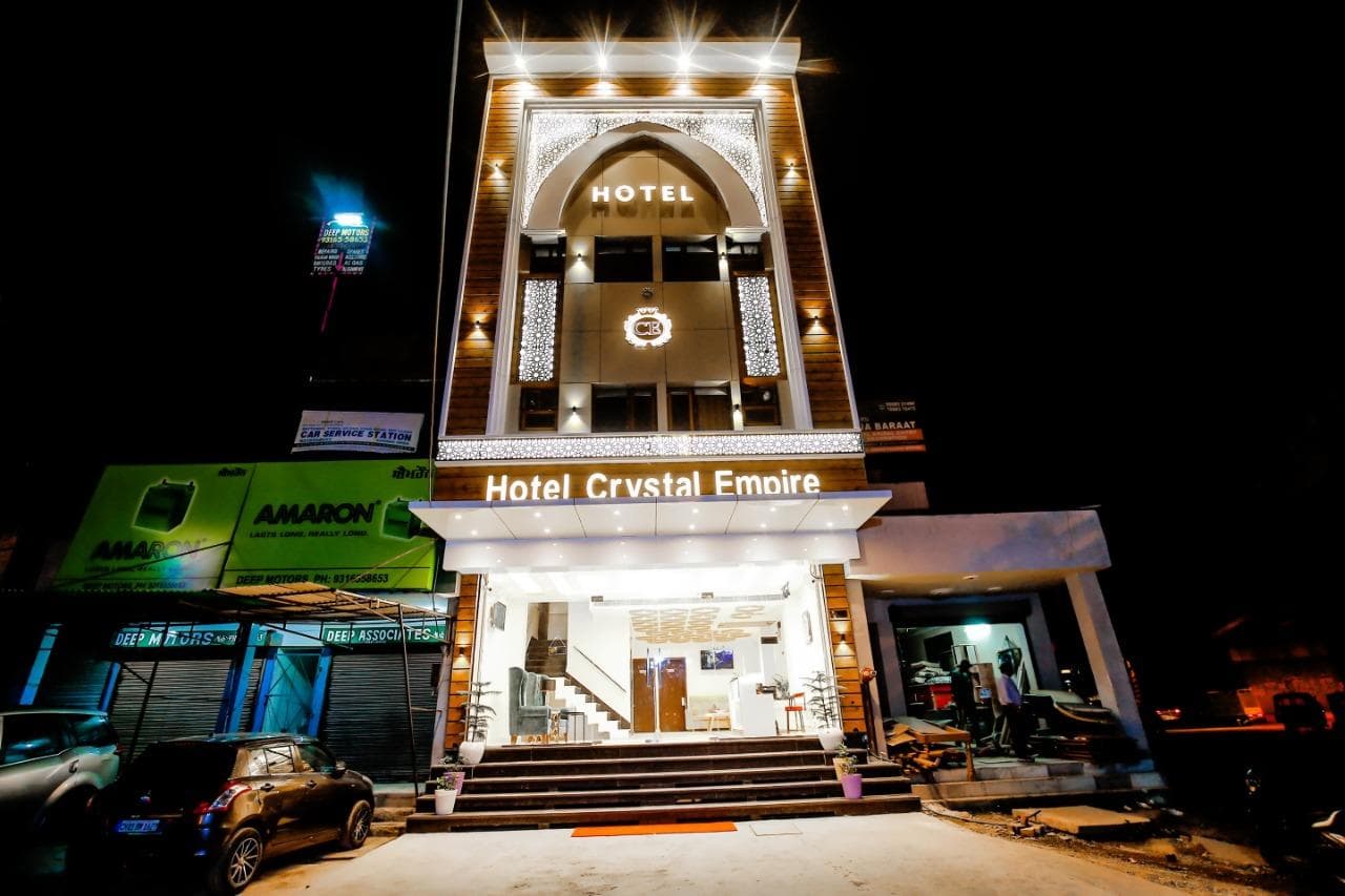 hotel crystal empire