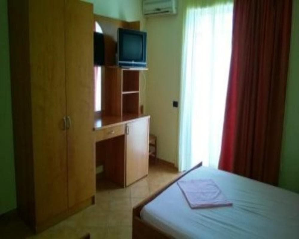 Edva Hotel photo 2