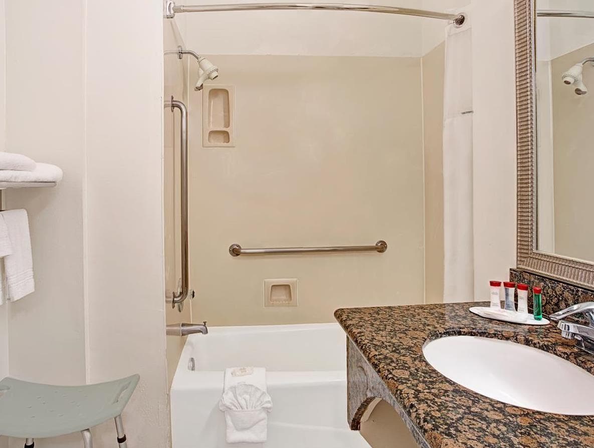 Ramada Limited Redondo Beach photo 3